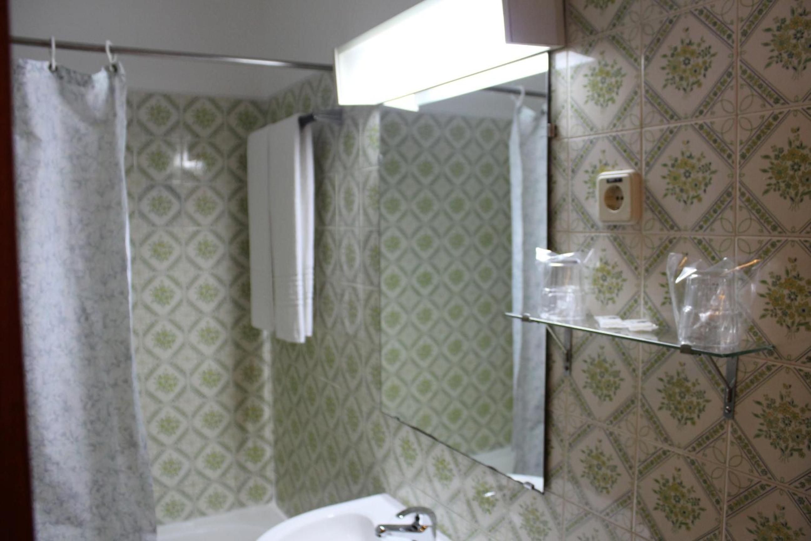 Standard Family Room - Photo 6