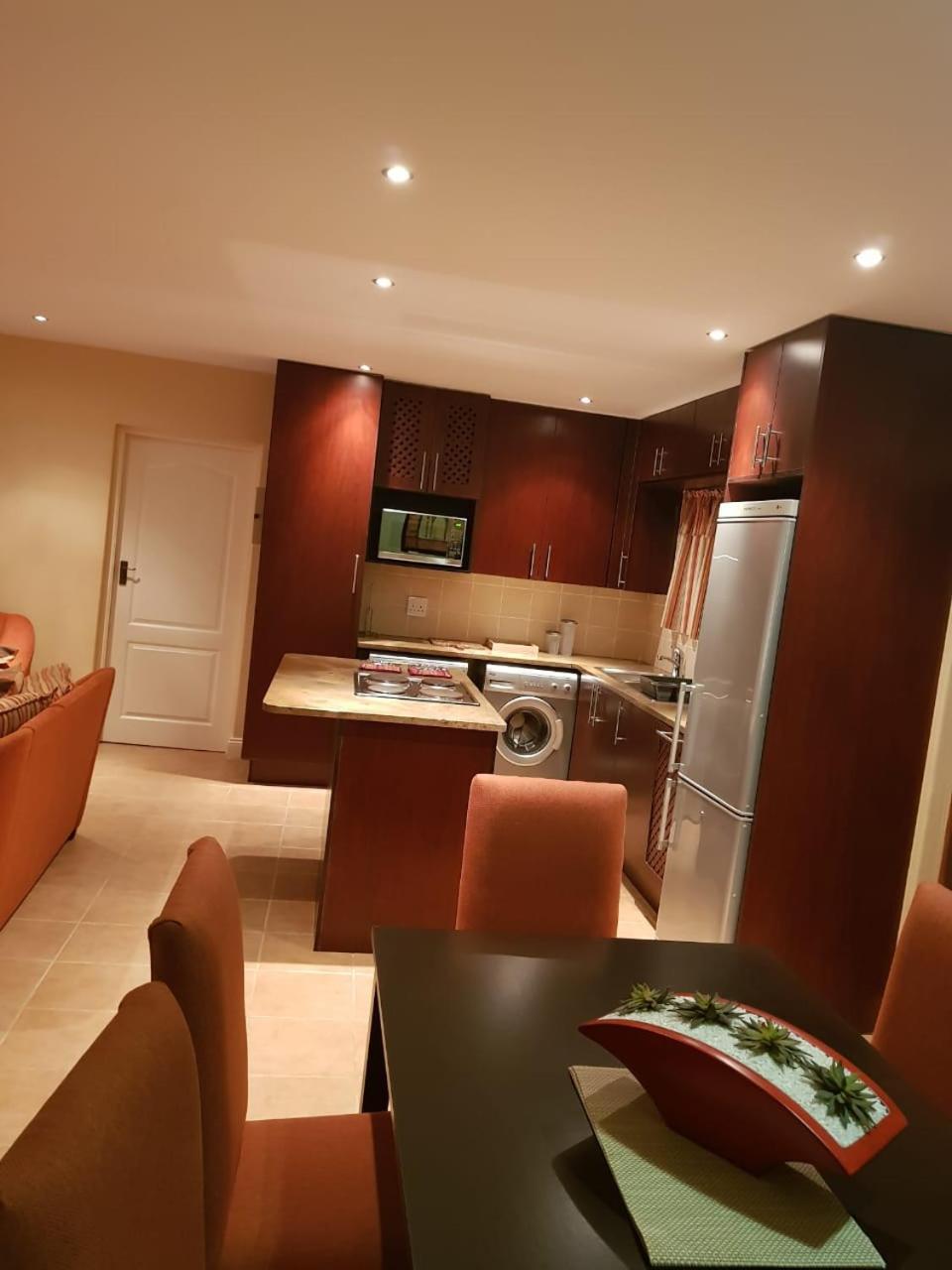 Three-Bedroom Apartment - Photo 9