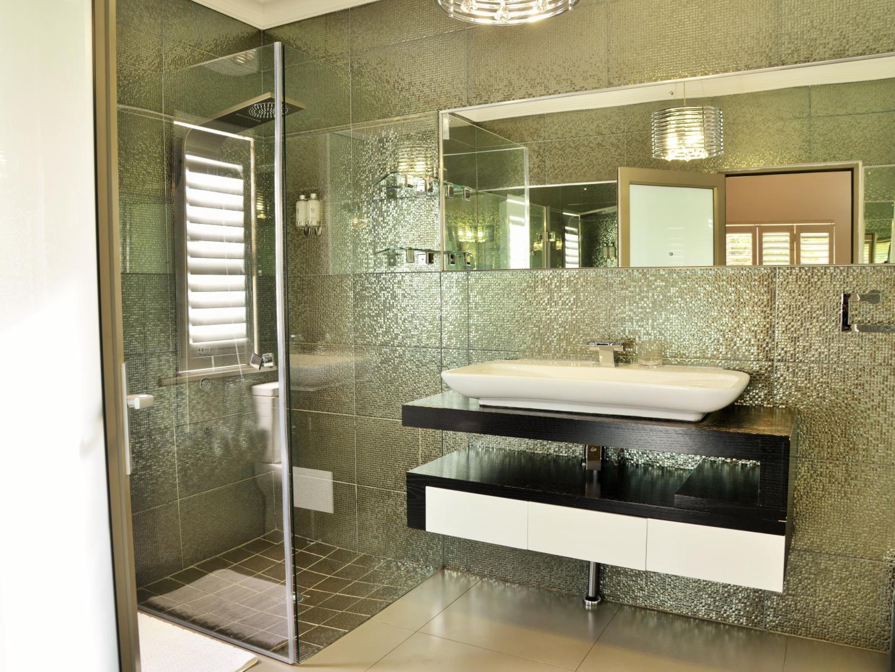 Luxury Twin or King Room - Photo 9