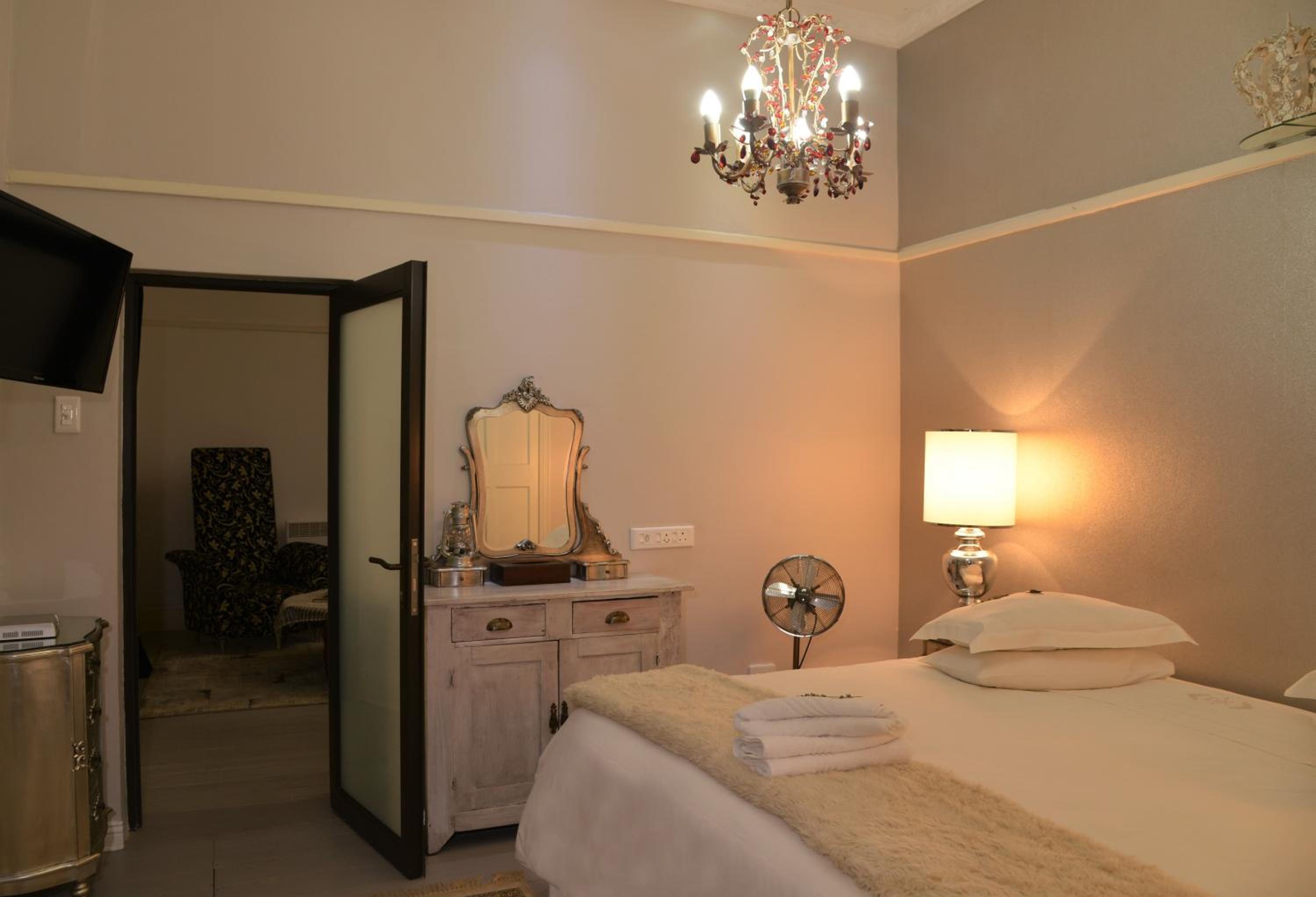 Luxury Twin or King Room - Photo 3