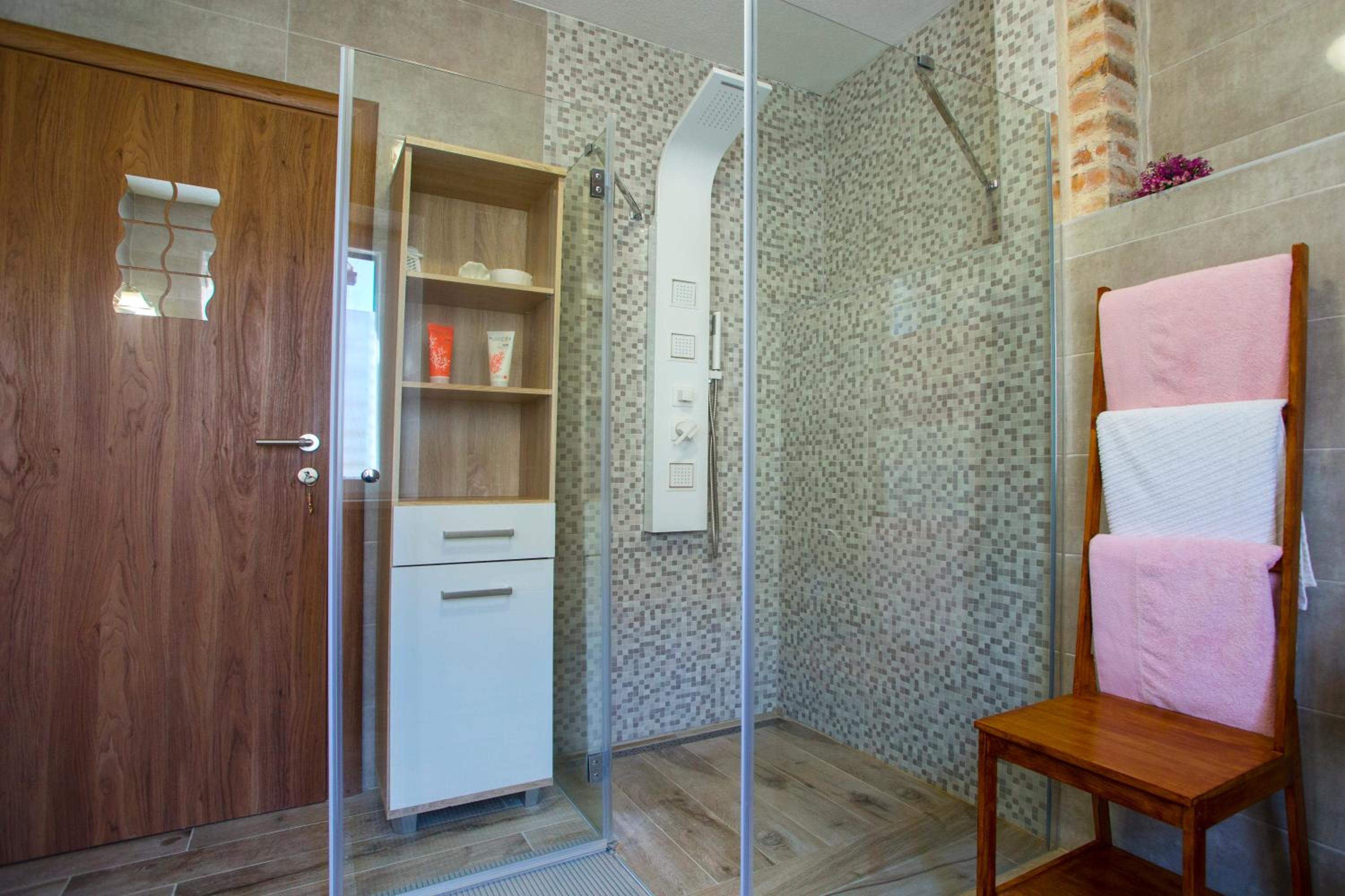 Studio Apartment - Photo 10