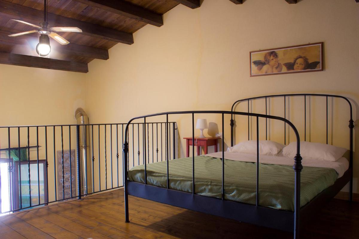 Quadruple Room with Private Bathroom photo 3