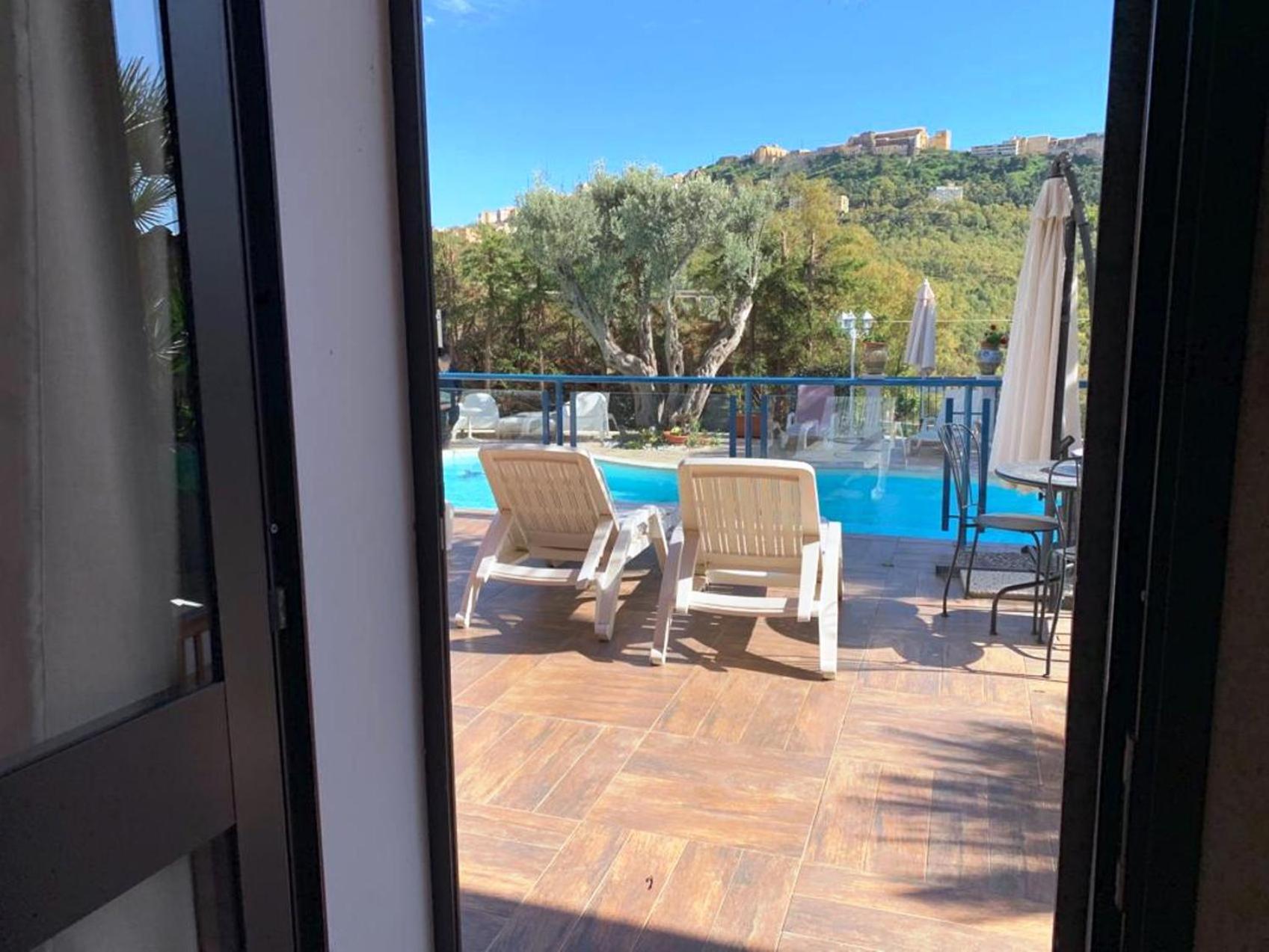 Deluxe Double Room with Pool Access photo 2