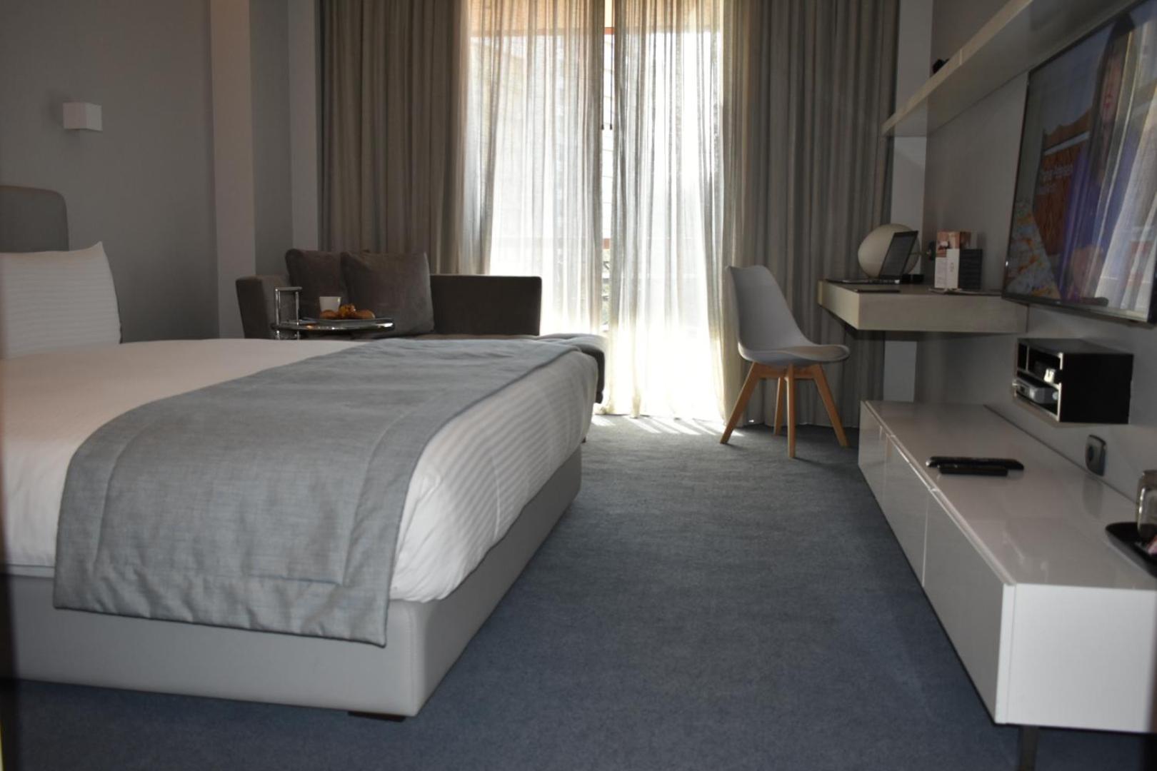 Renovated Room - Photo 2