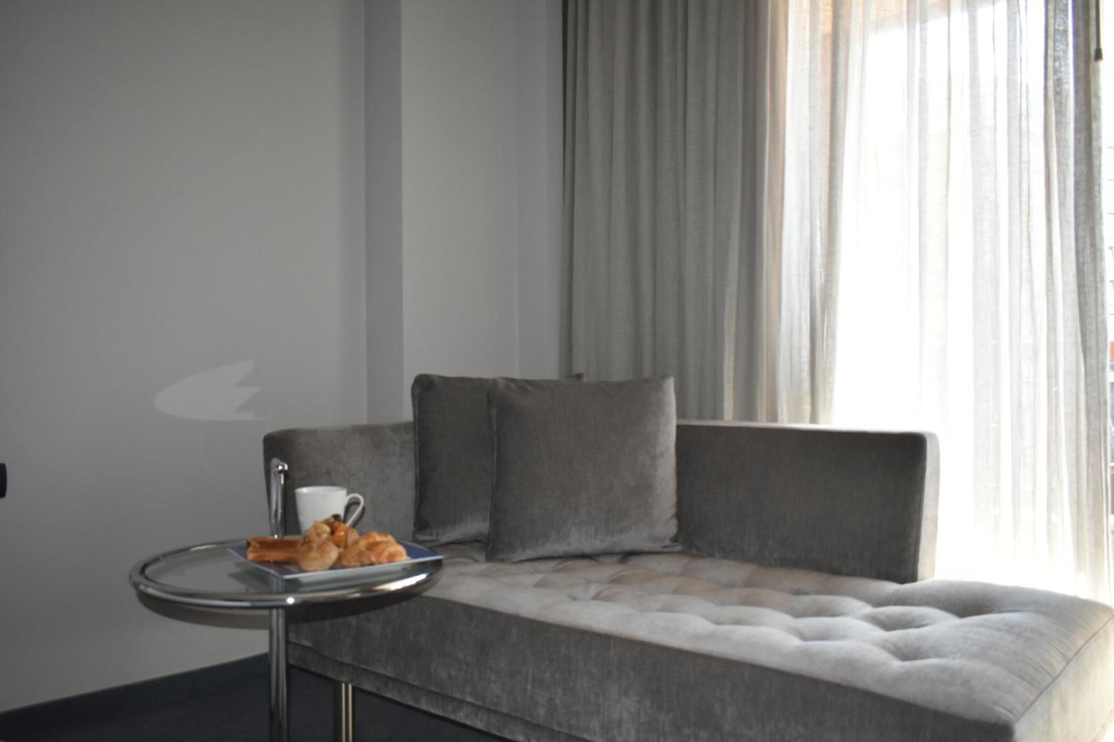 Renovated Room - Photo 4
