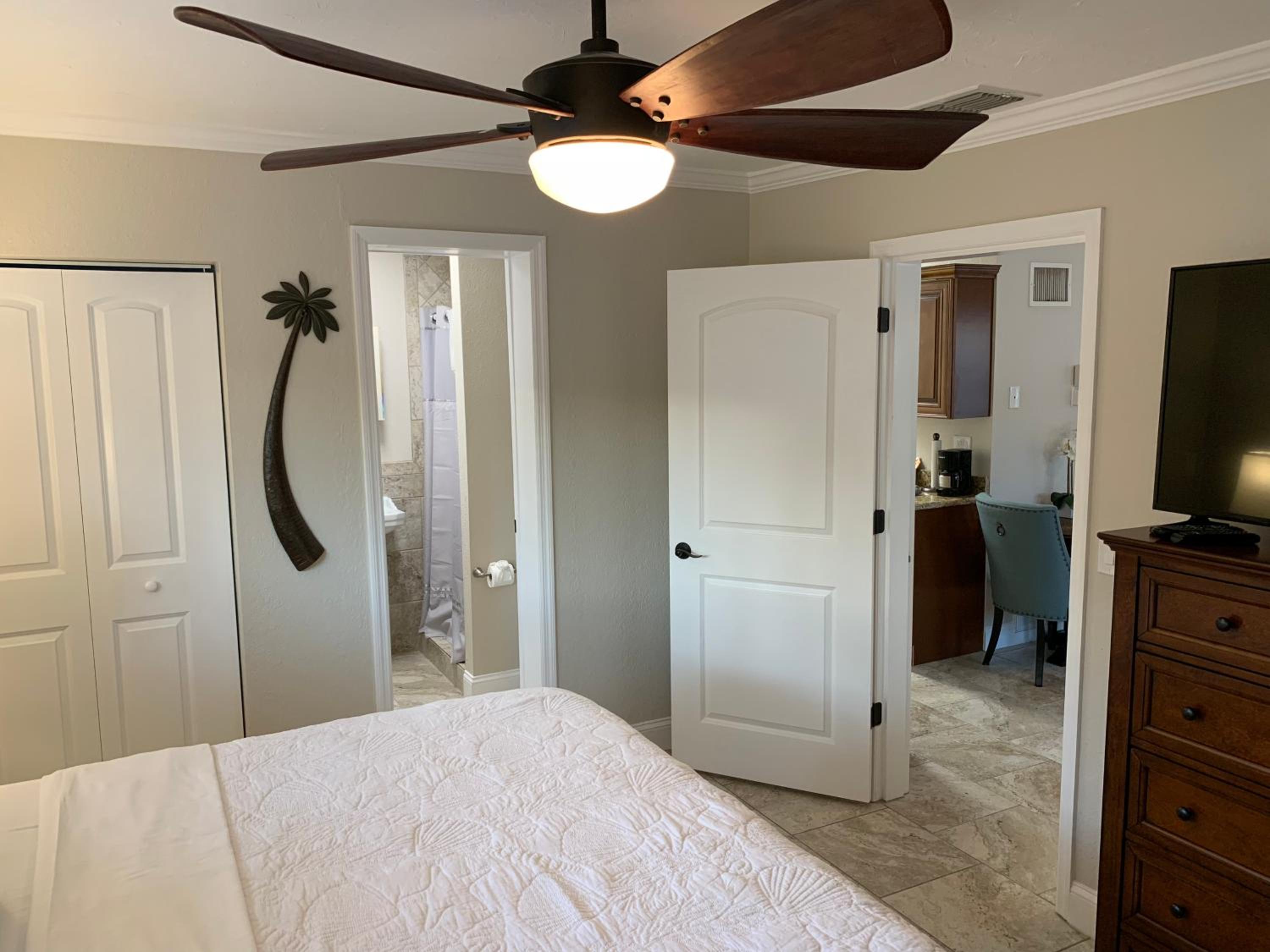 Deluxe King Suite with Terrace