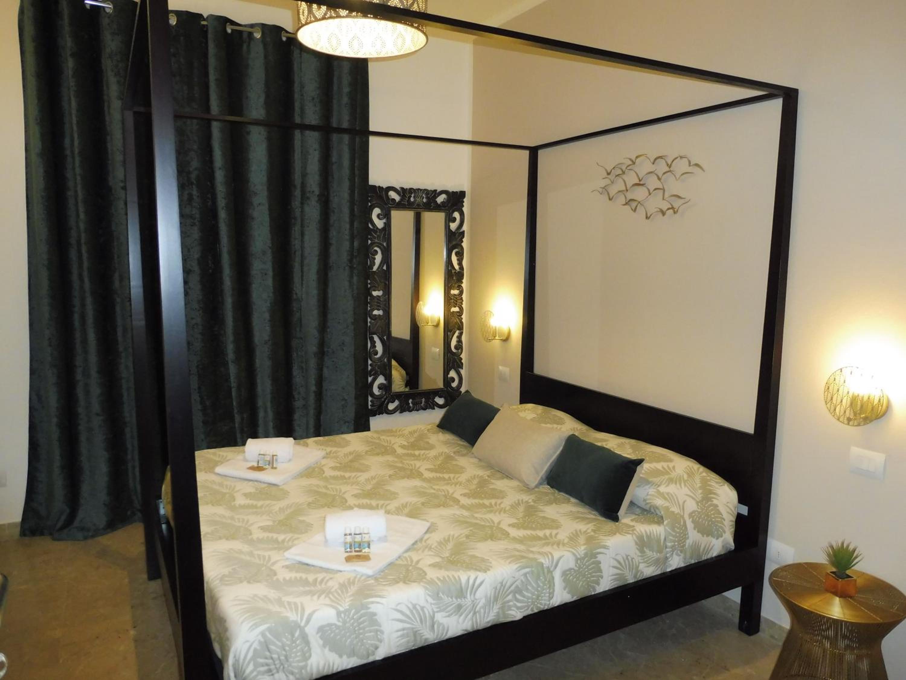 Standard King Room photo 1