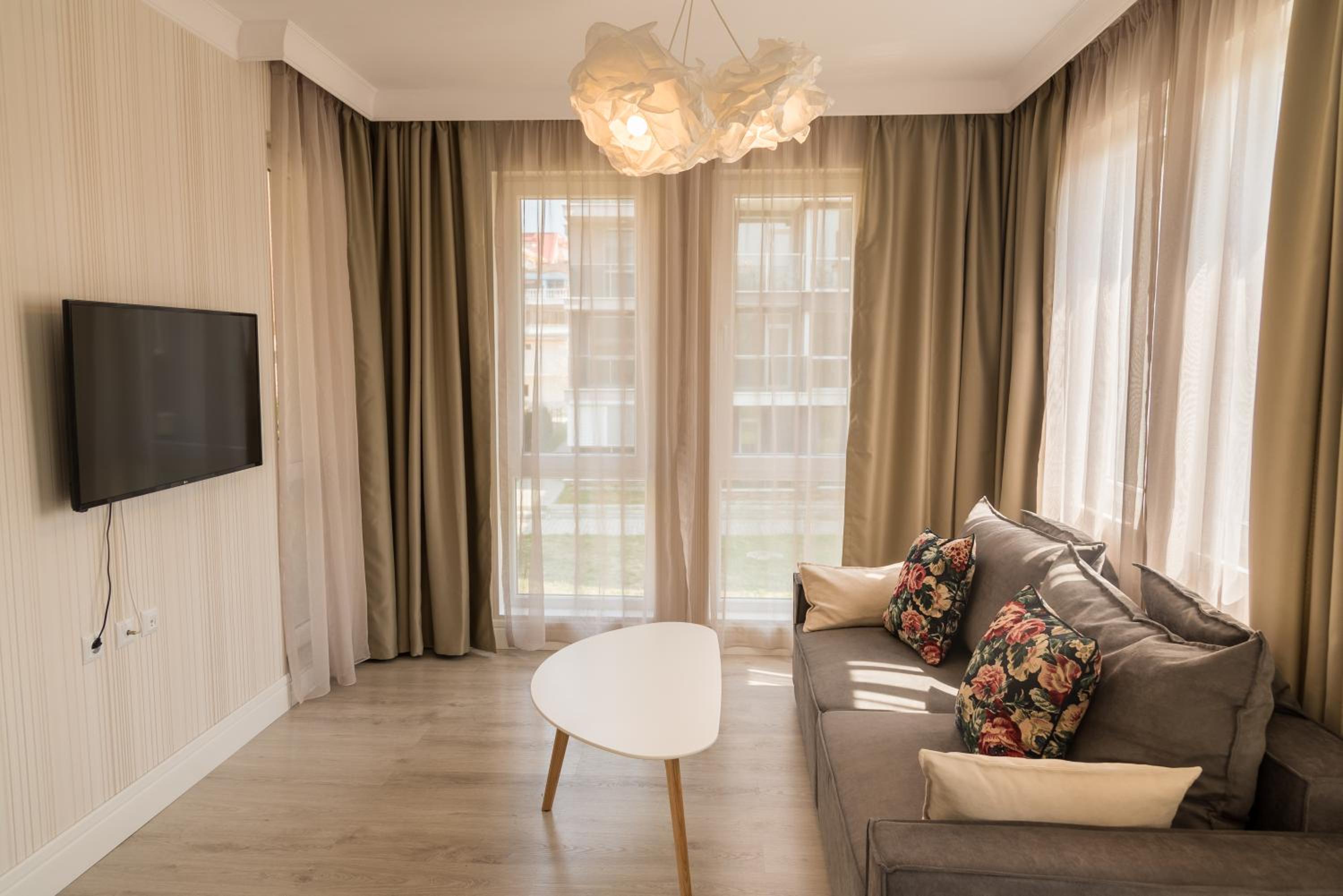 Apartment with Garden View - Photo 2