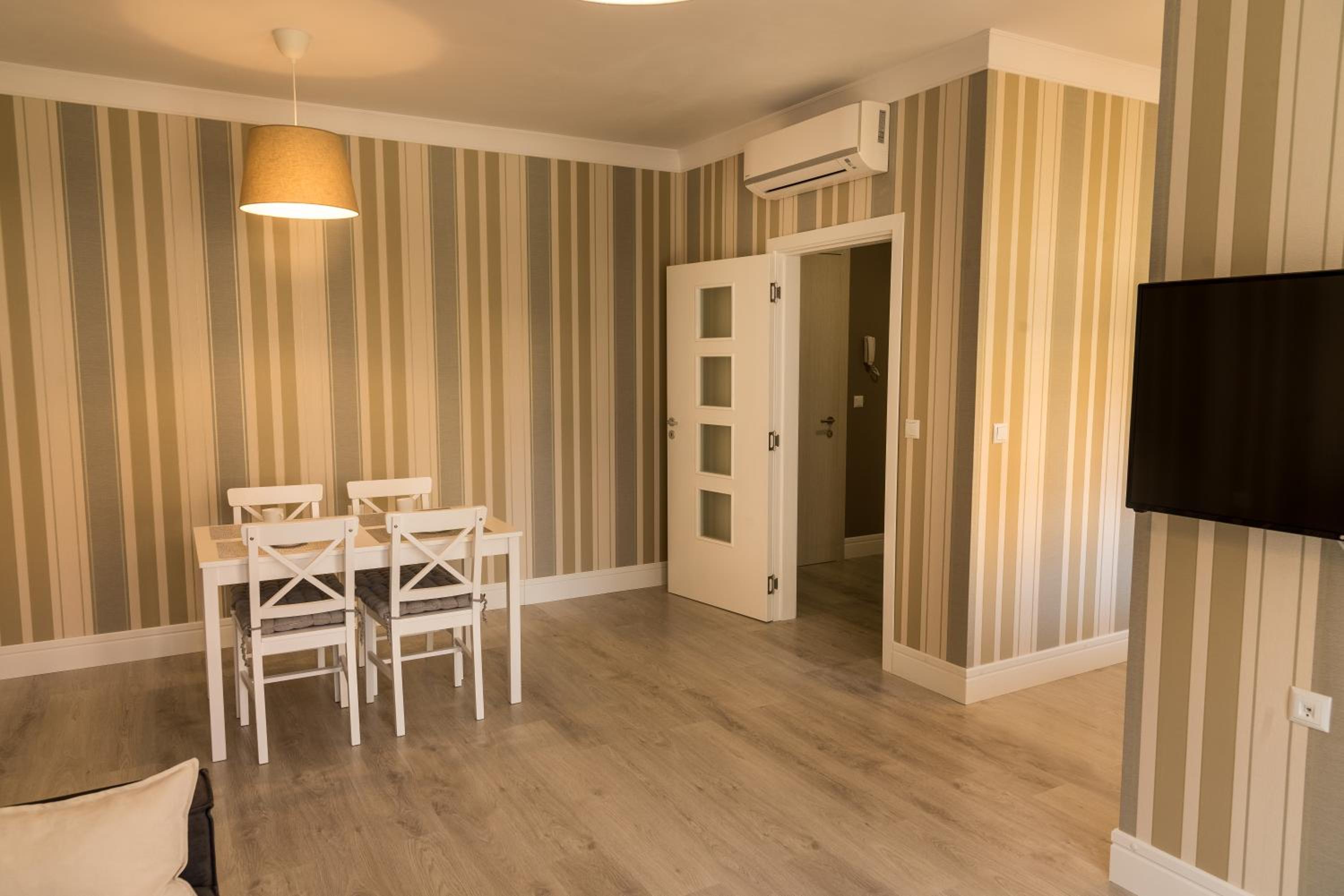 Two-Bedroom Apartment - Photo 2