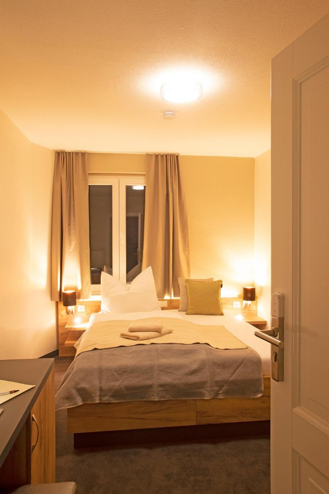Small Double Room with Separate Private Bathroom photo 1