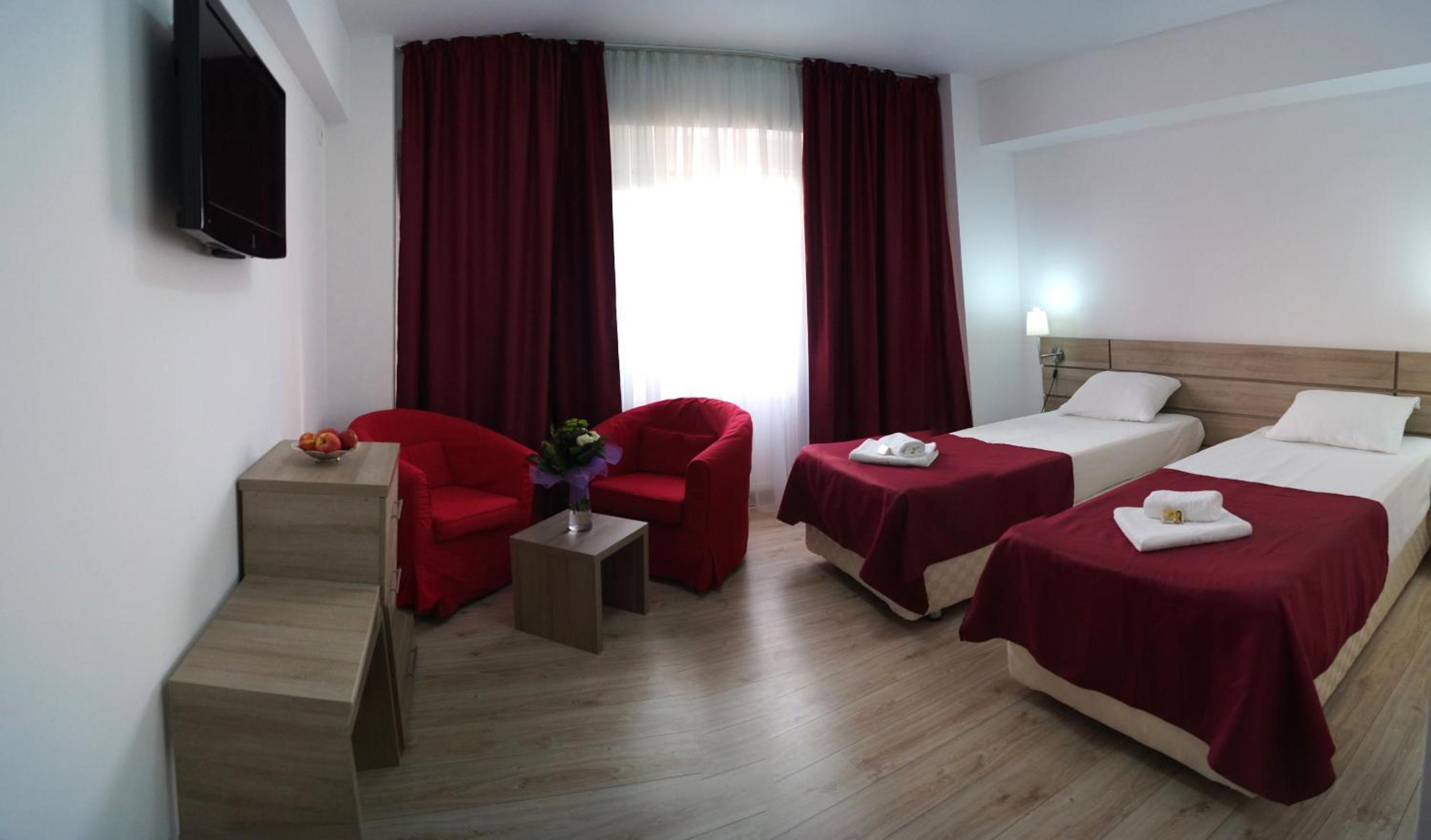Twin Room - Photo 9