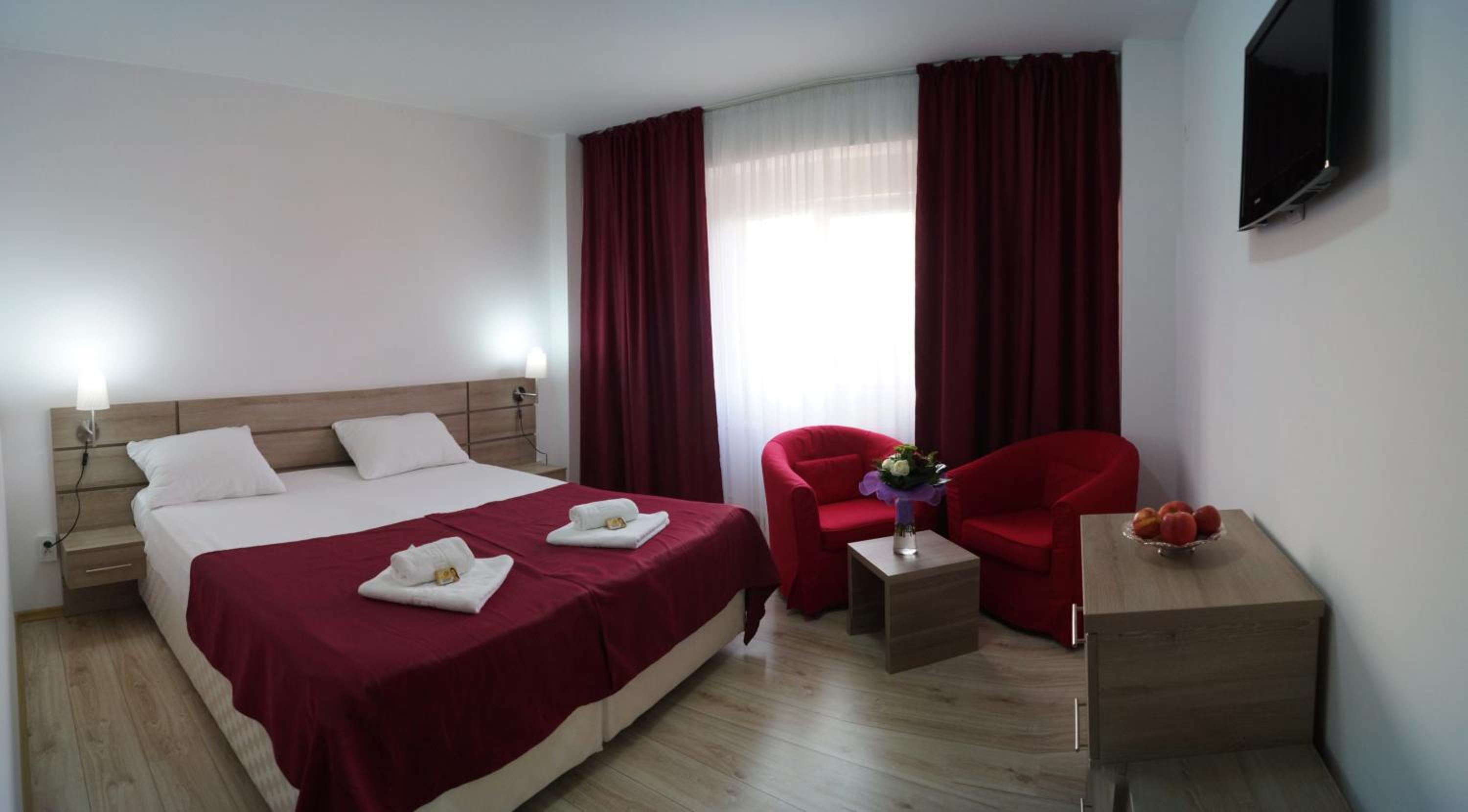 Twin Room - Photo 8