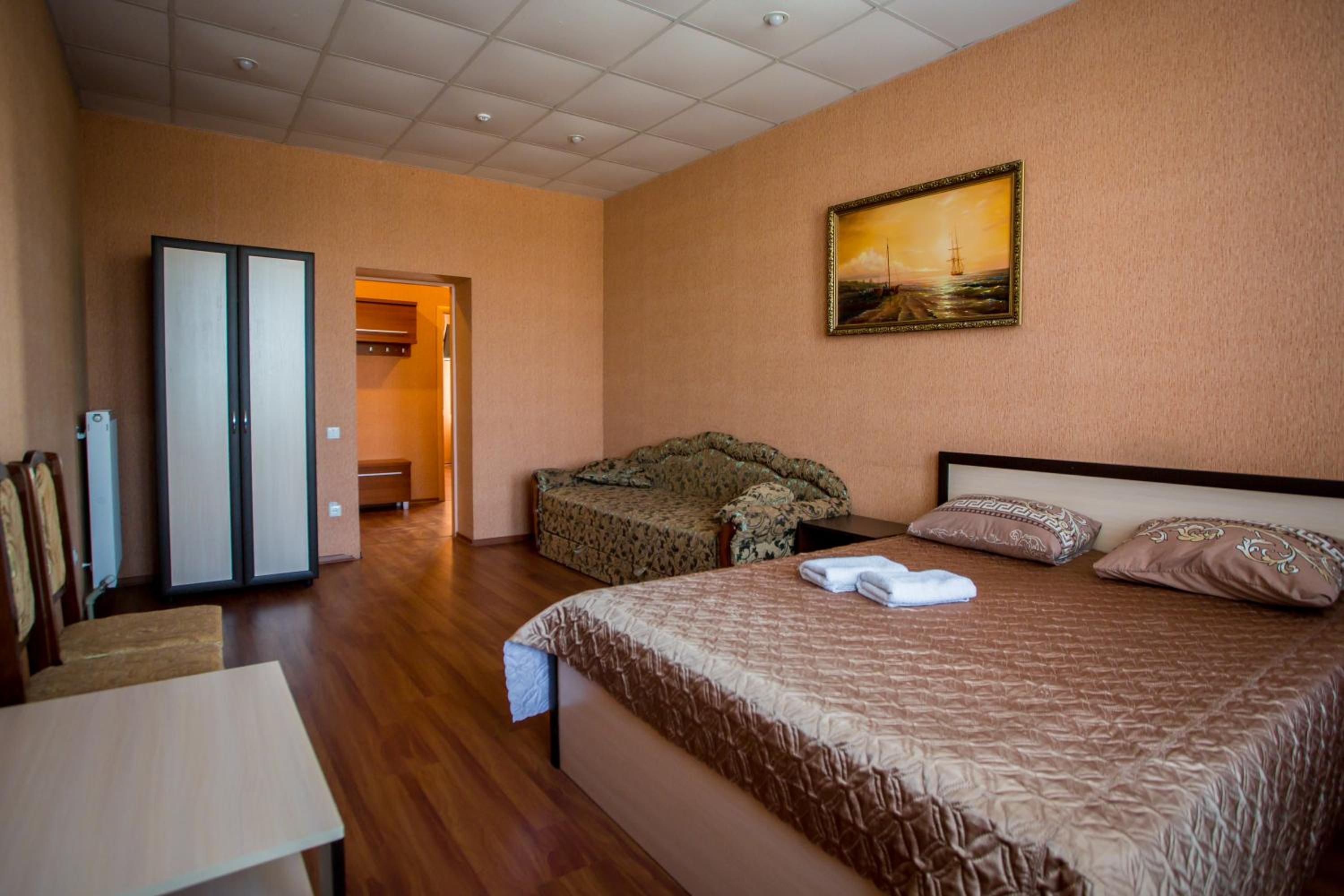 Deluxe Double Room with Two Double Beds photo 3