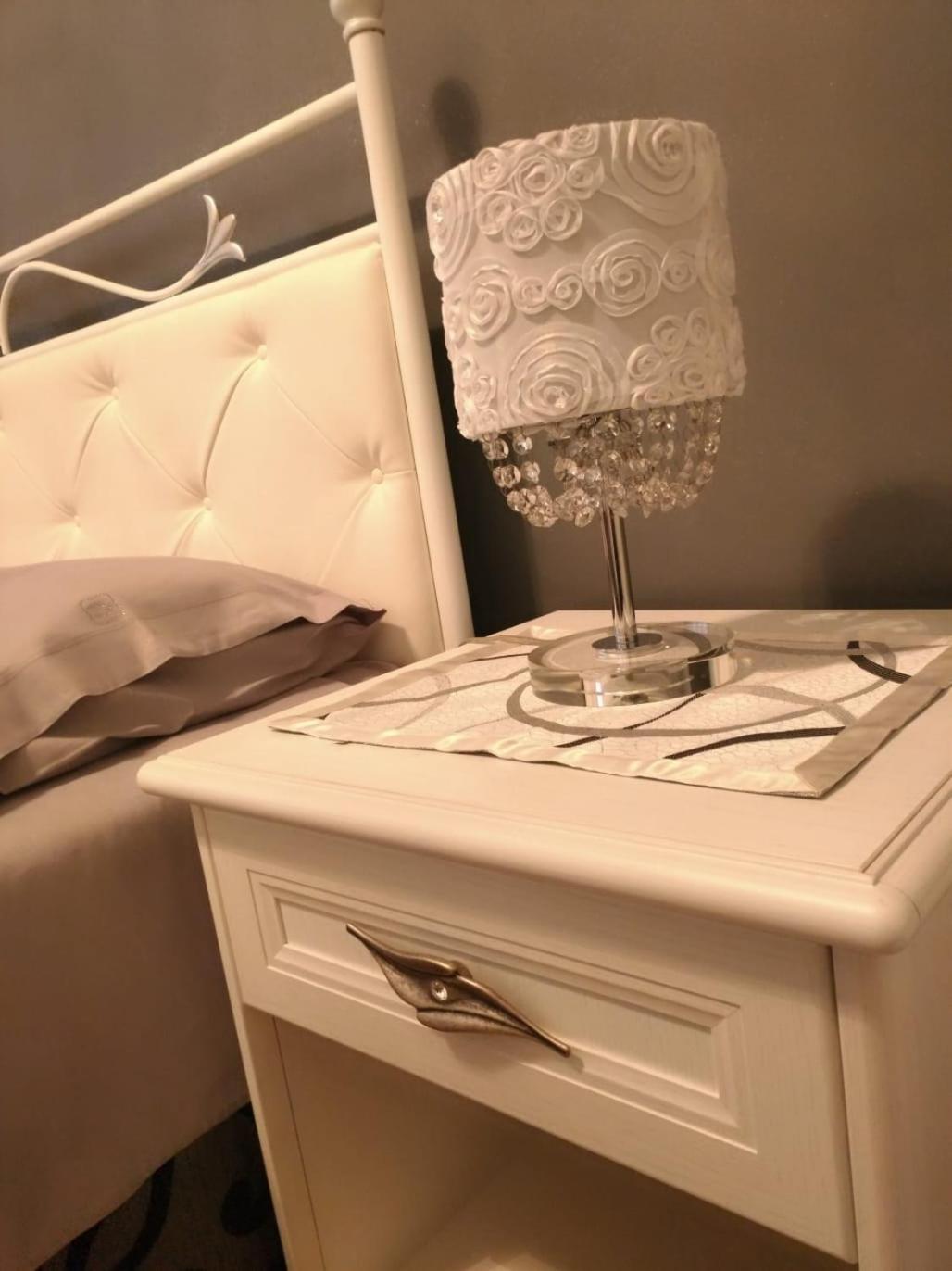 Deluxe King Room - Photo 10