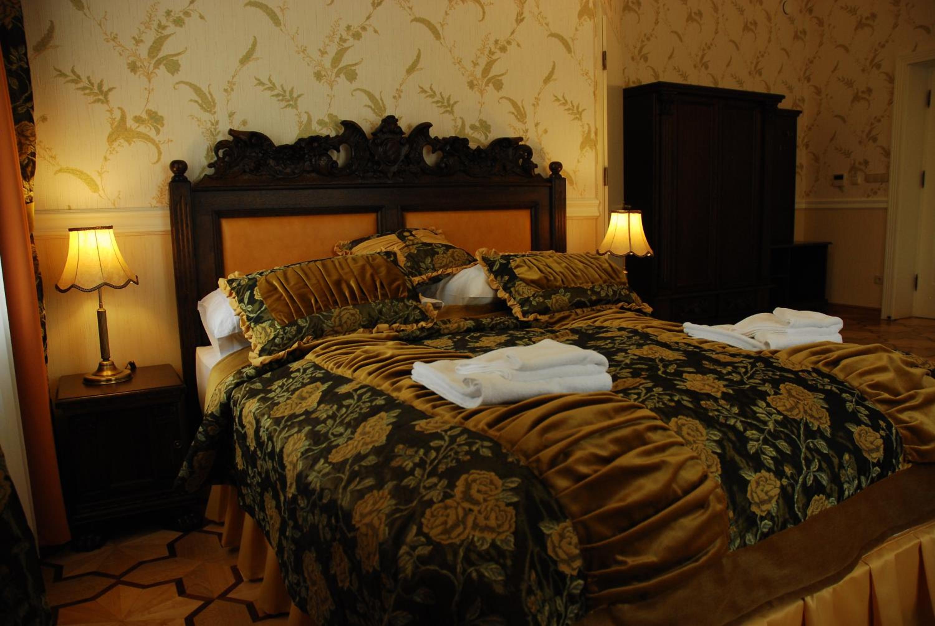 Deluxe Double or Twin Room - Photo 4