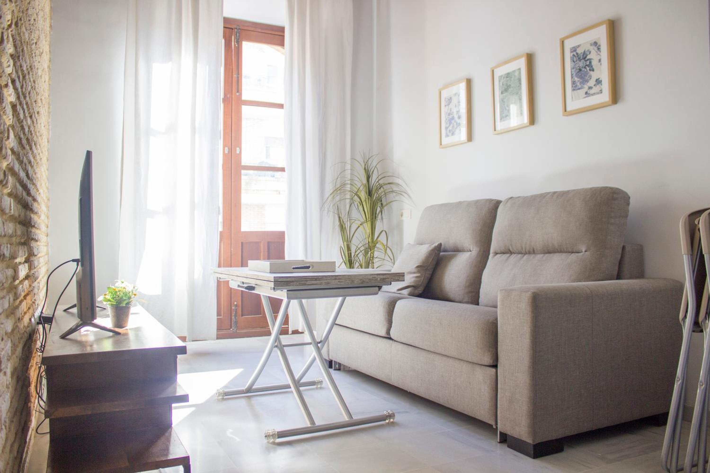 Apartamento con Balcón