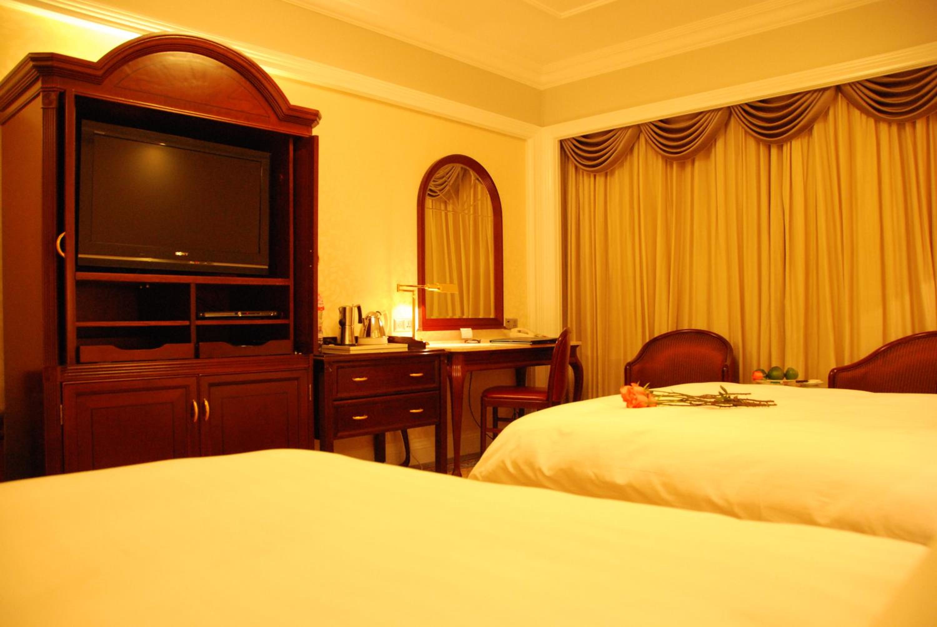 Business Twin Room City View photo 3