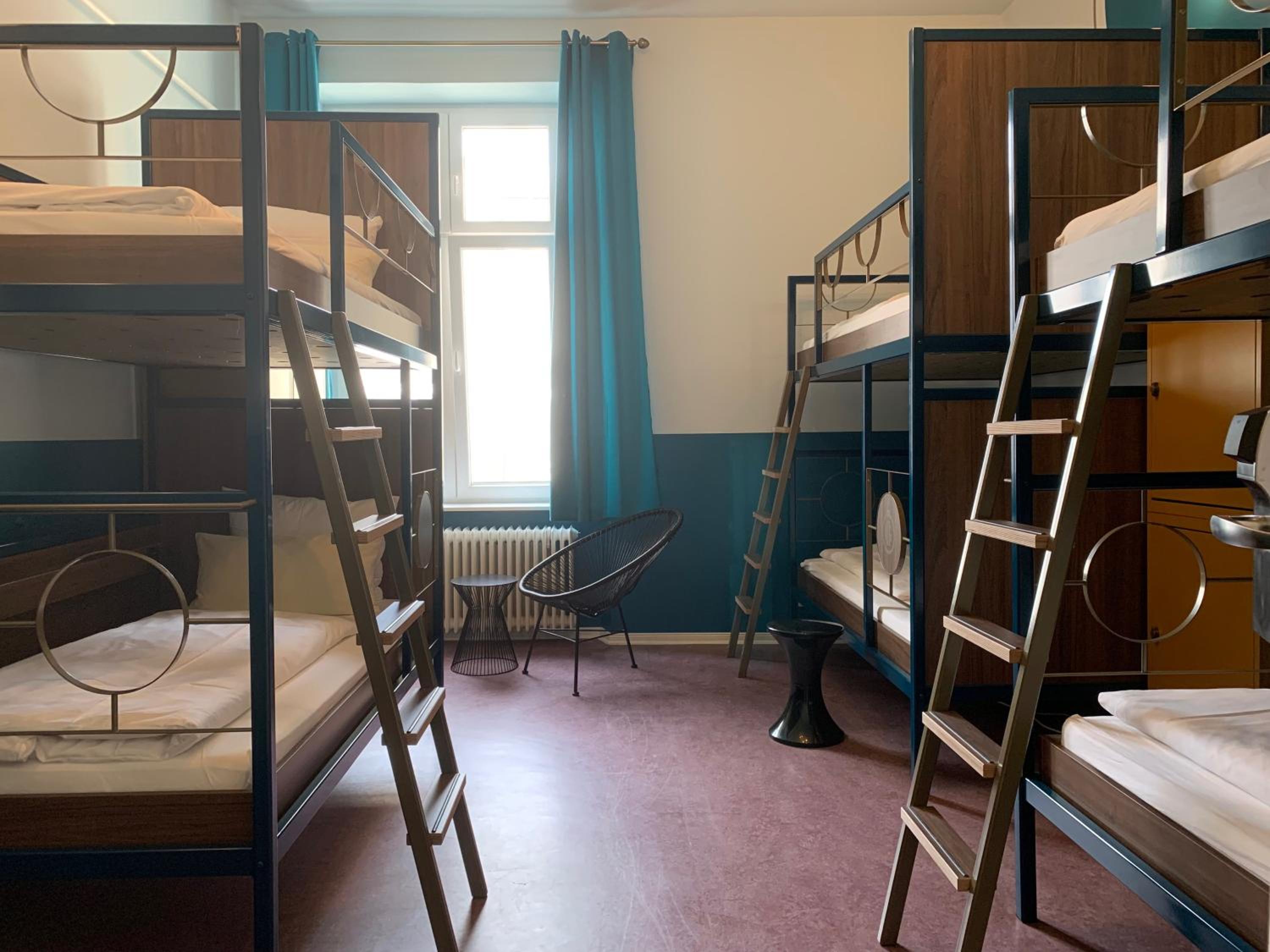 Bed in 8-Bed Mixed Dormitory Room with Private Bathroom photo 2