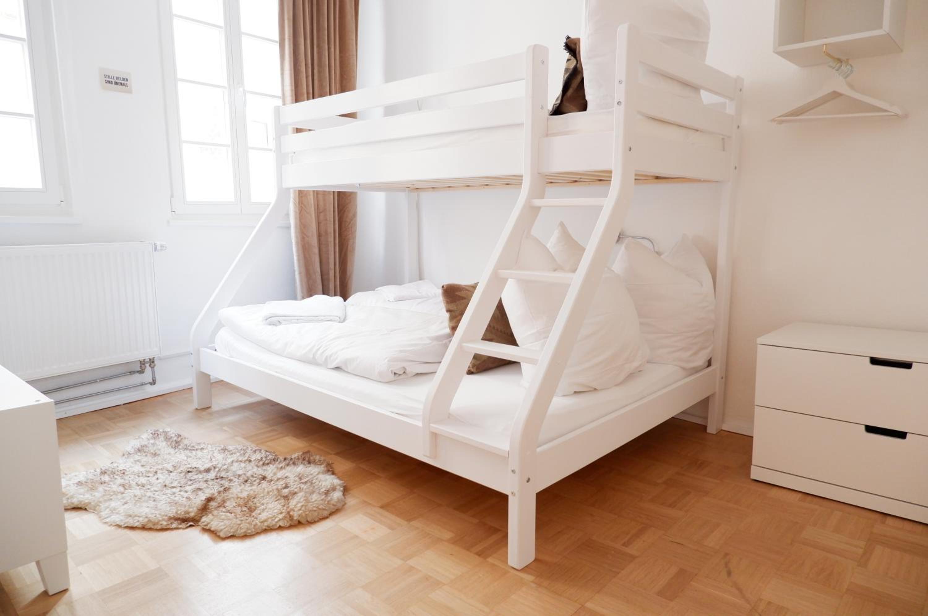 Basic Triple Room with Shared Bathroom photo 1