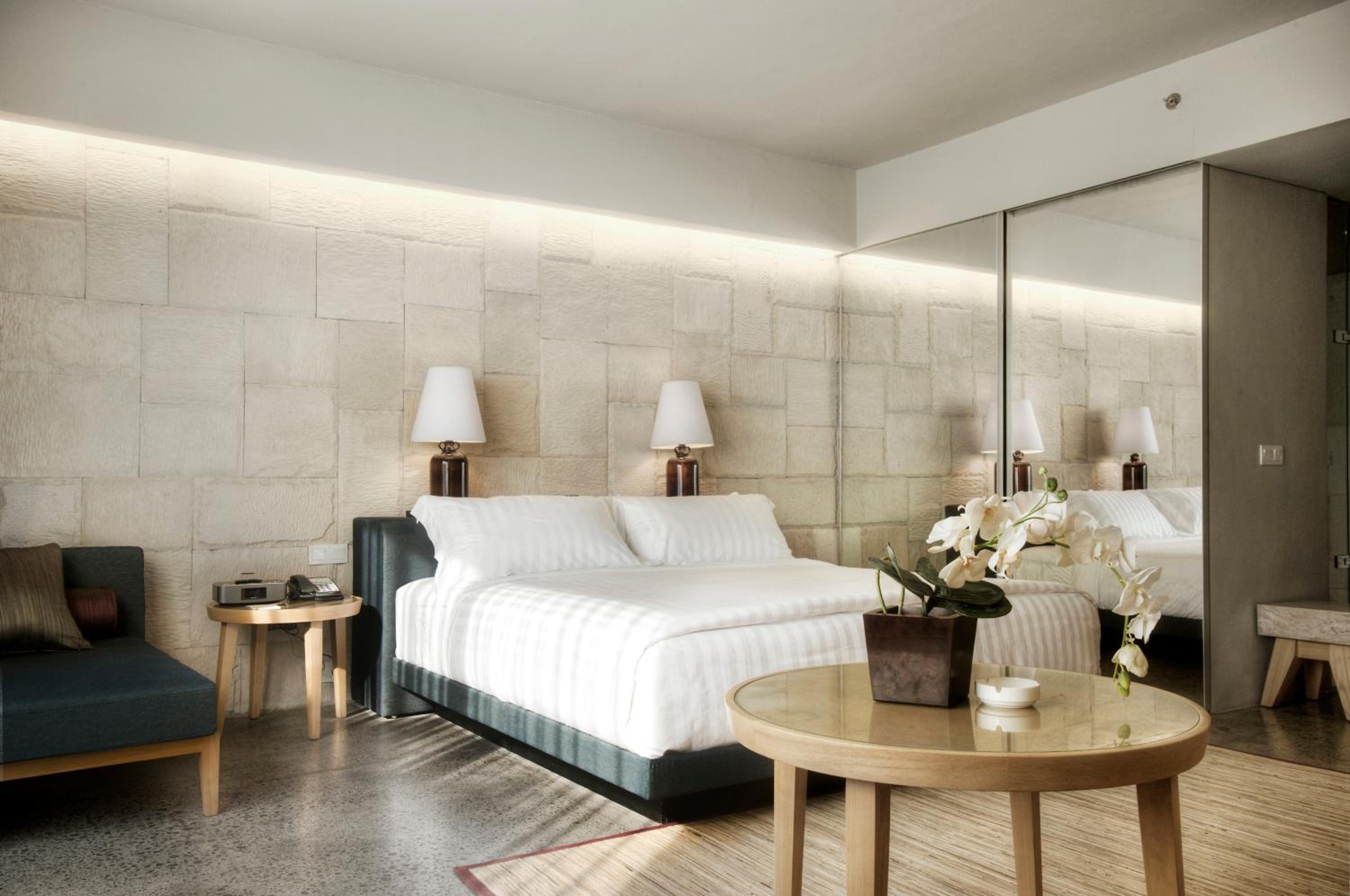 Suite with City View - Photo 1
