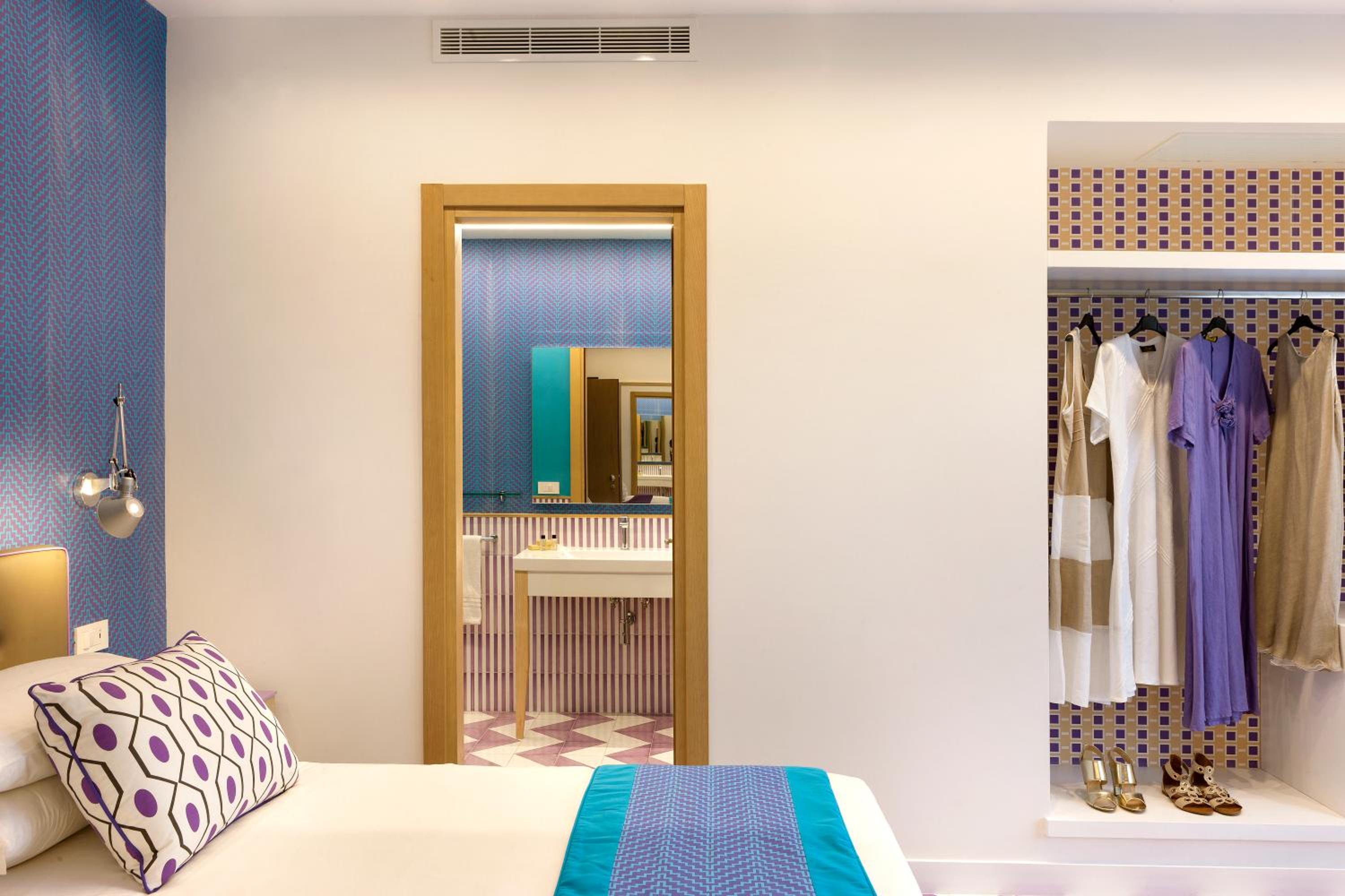 Quadruple Room - Photo 9