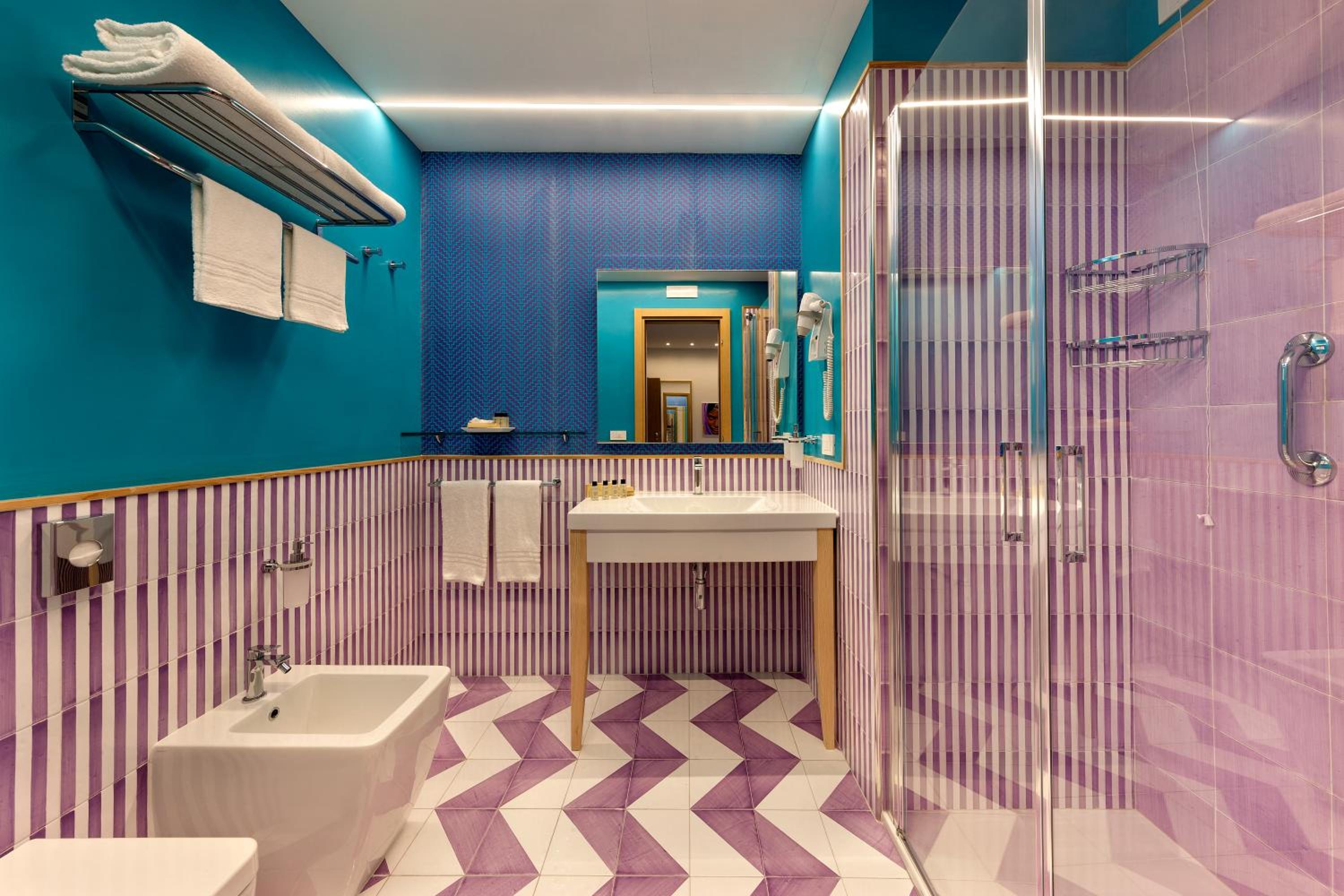 Quadruple Room - Photo 11