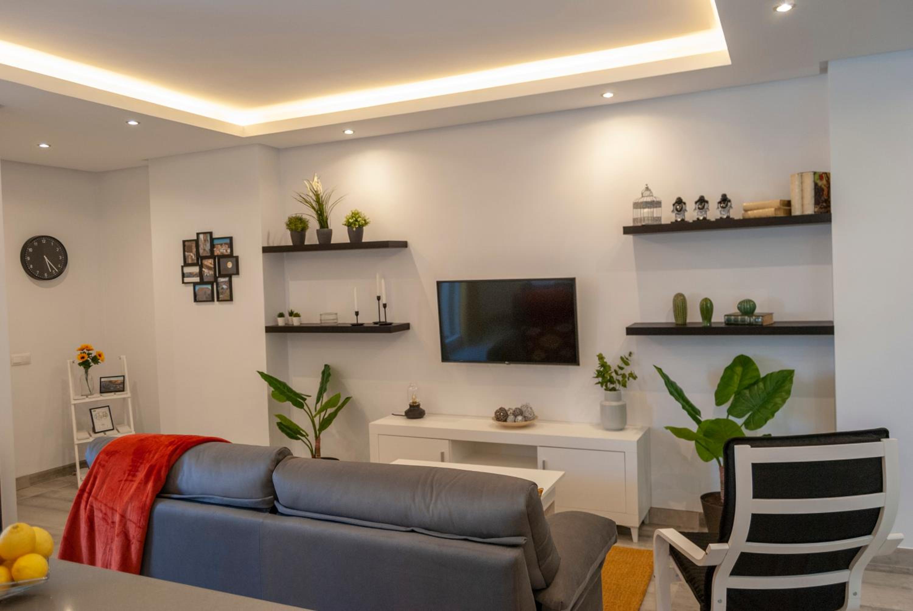 One-Bedroom Apartment - Photo 11