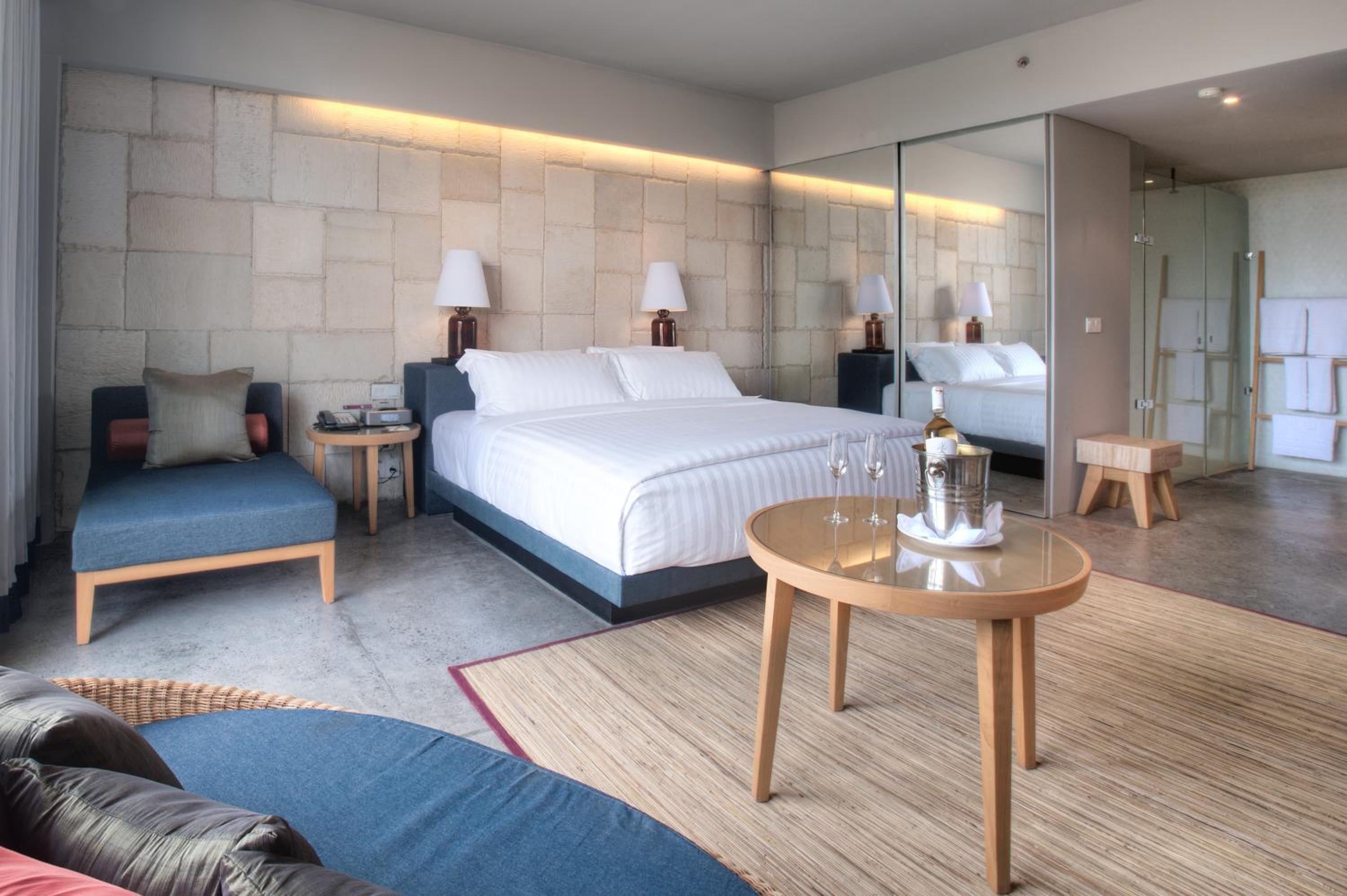 Suite with City View - Photo 5
