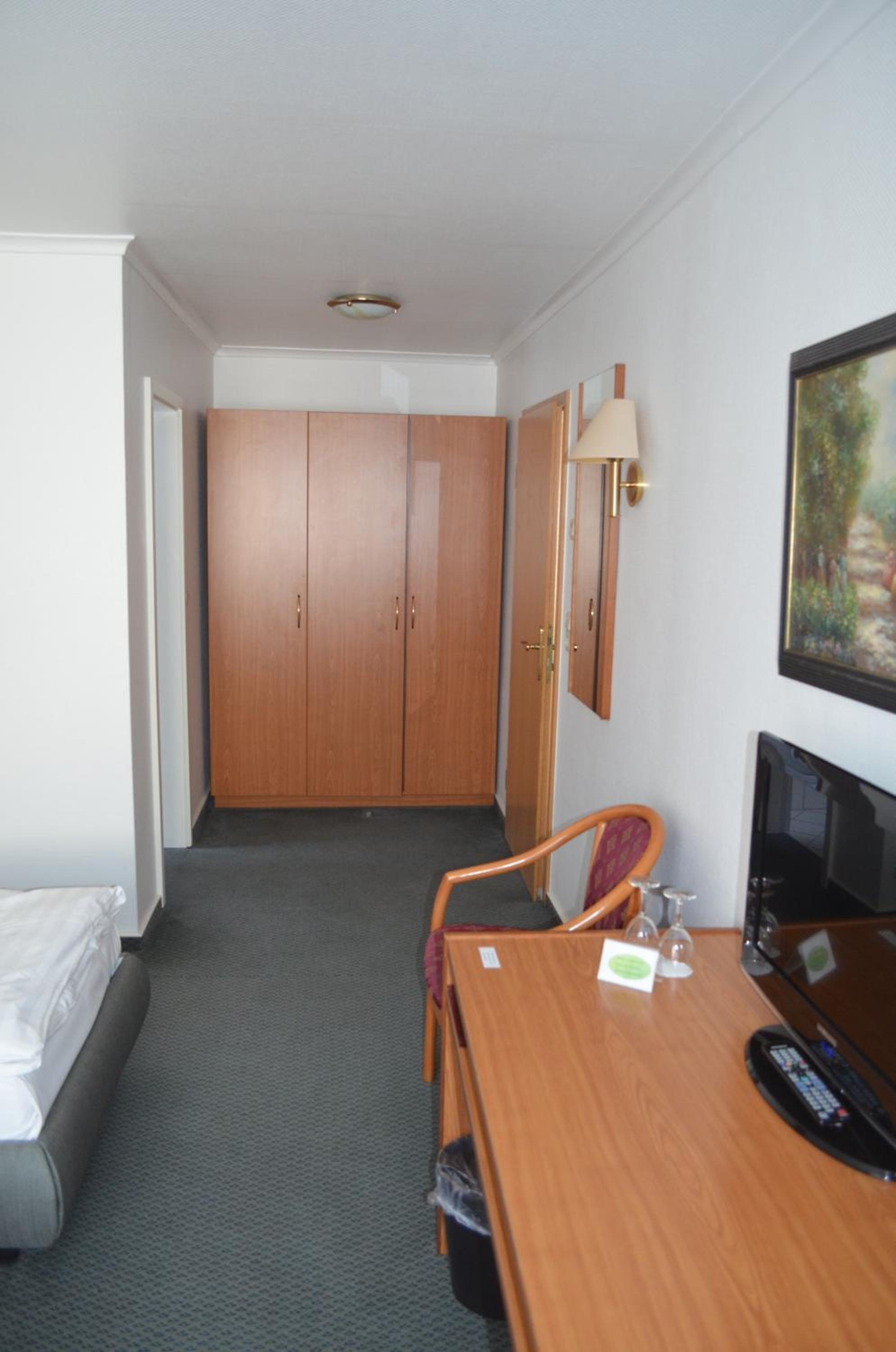 Twin Room - Photo 1