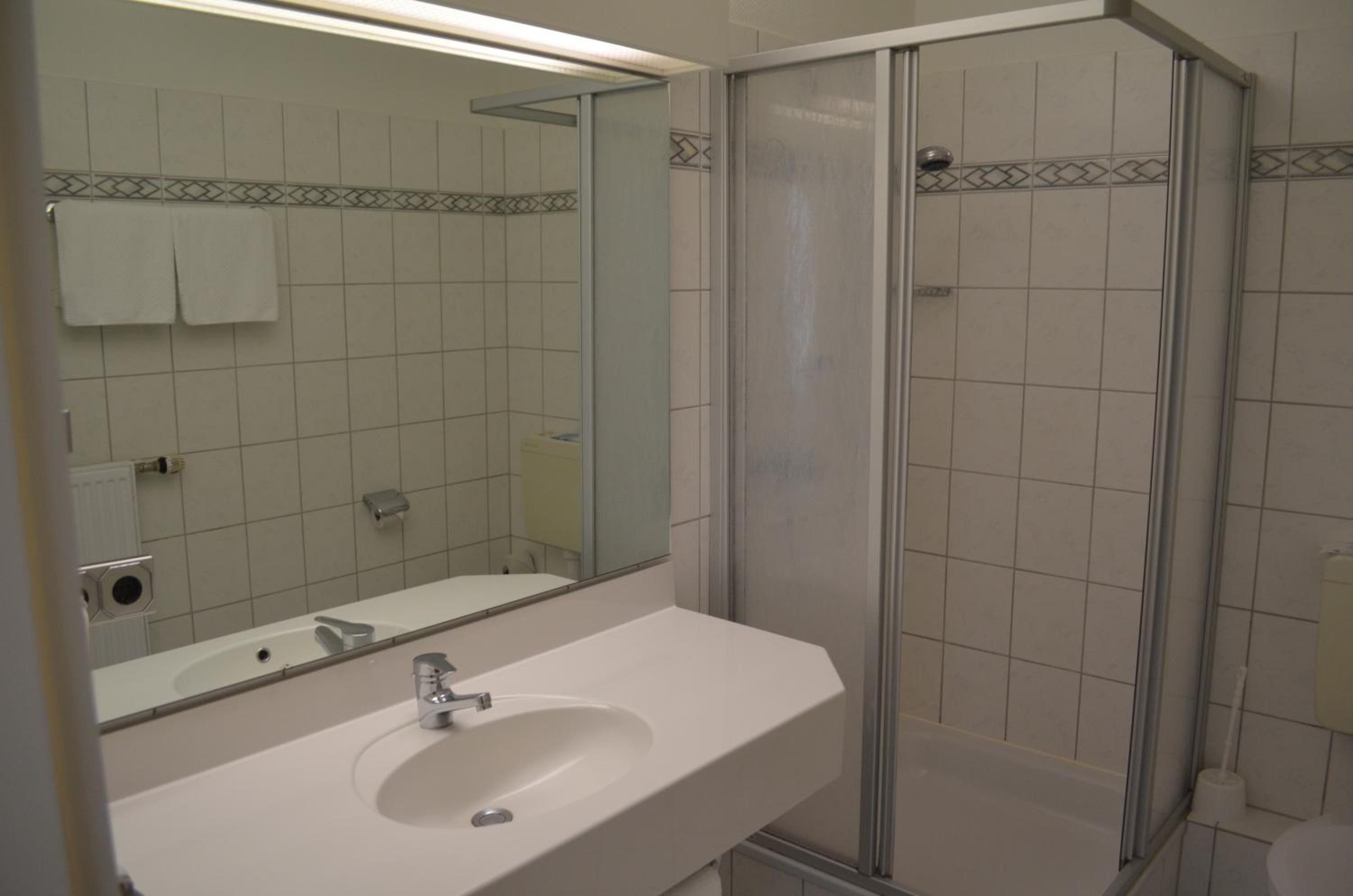 Twin Room - Photo 7