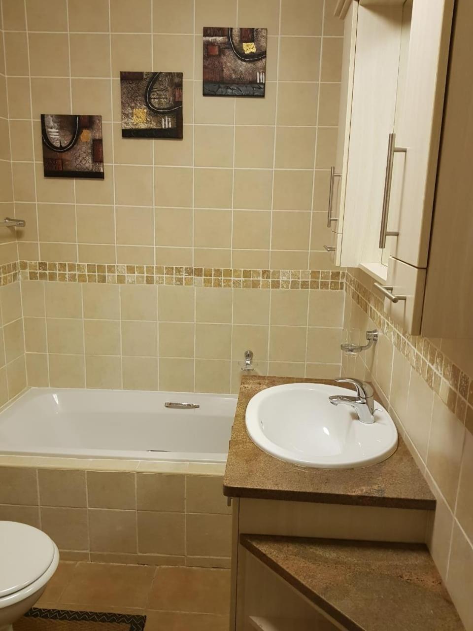 Three-Bedroom Apartment - Photo 25