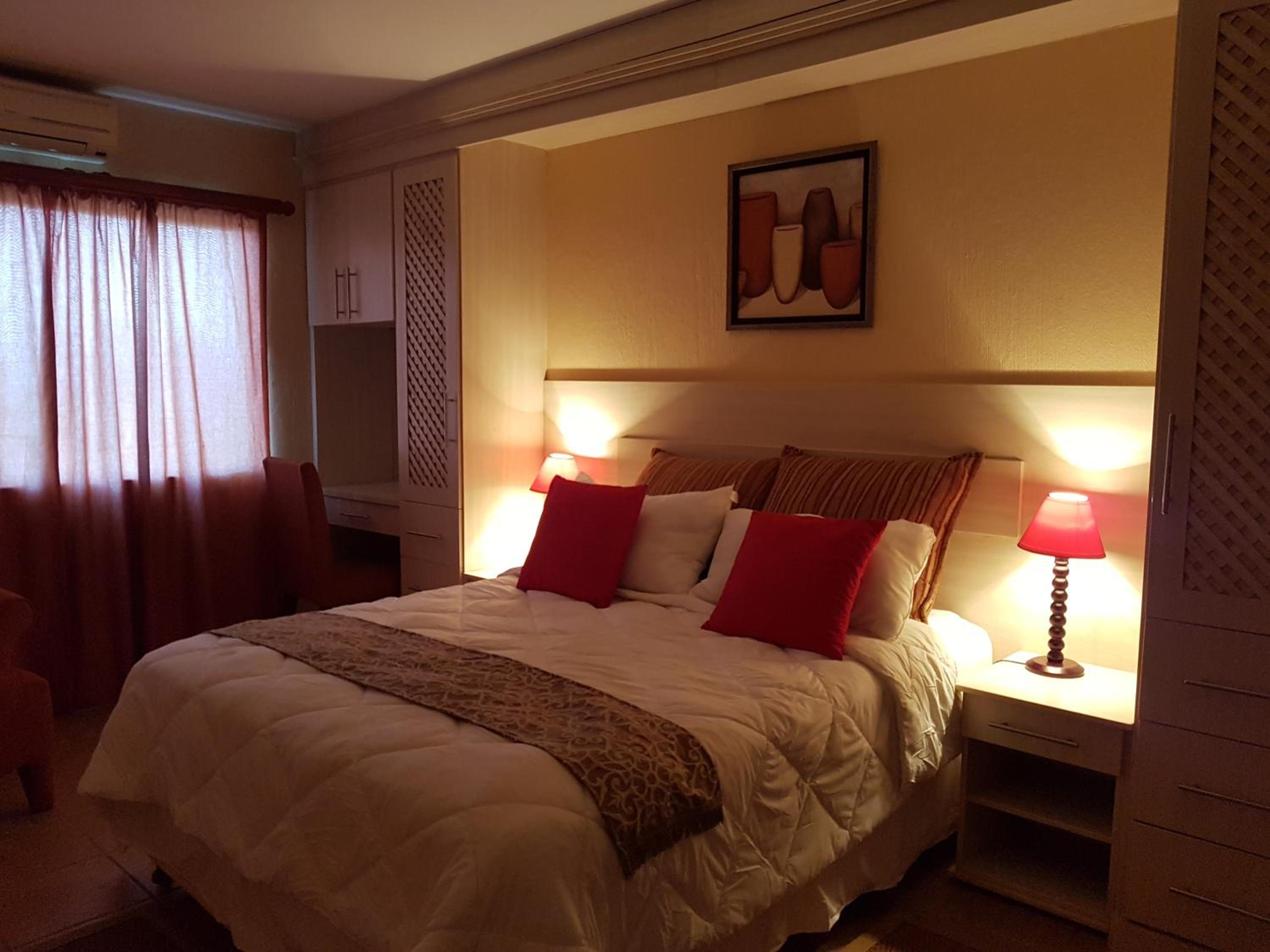 Three-Bedroom Apartment - Photo 12