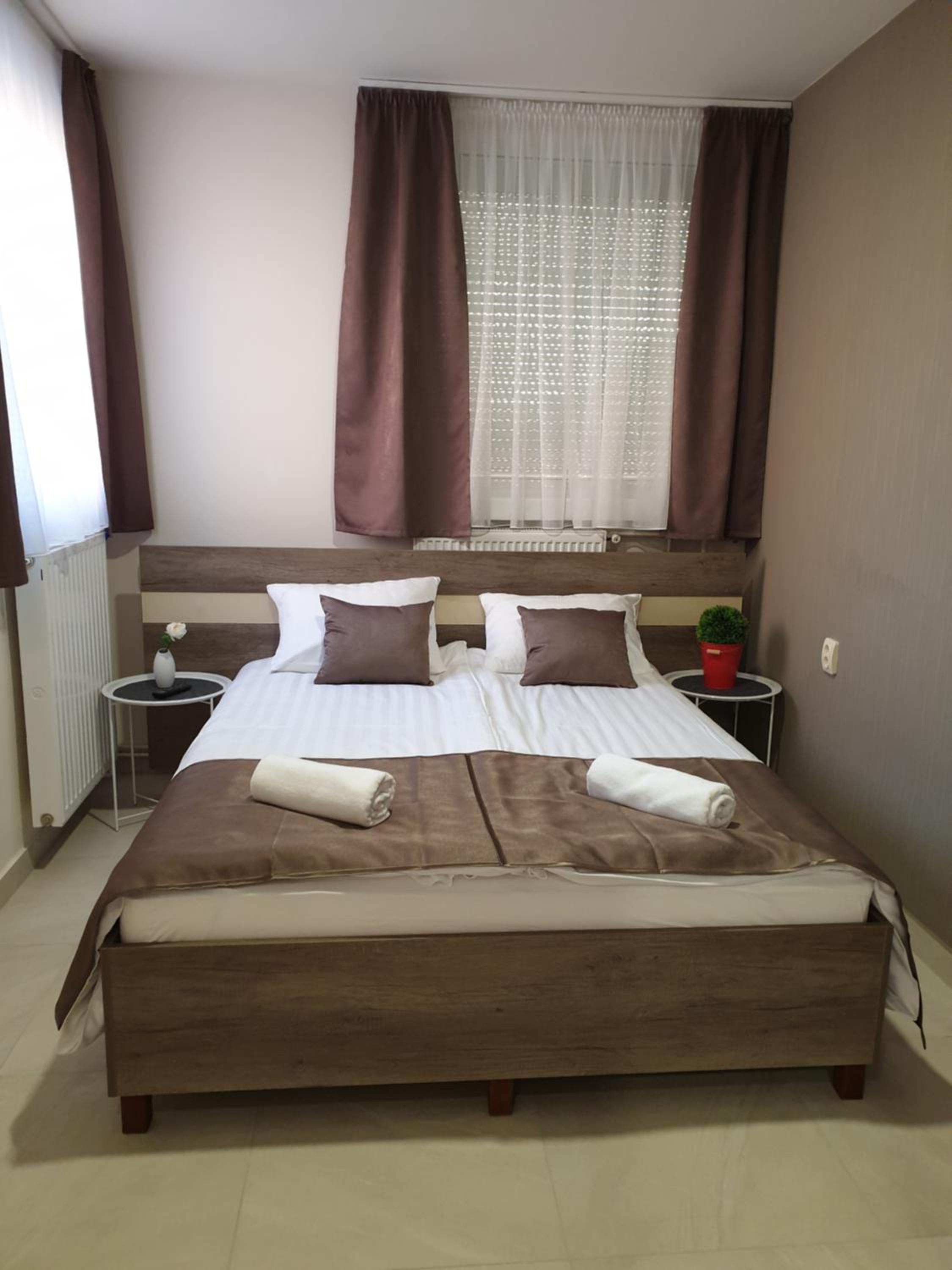 Standard Queen Room with Air-Conditioning - Photo 4