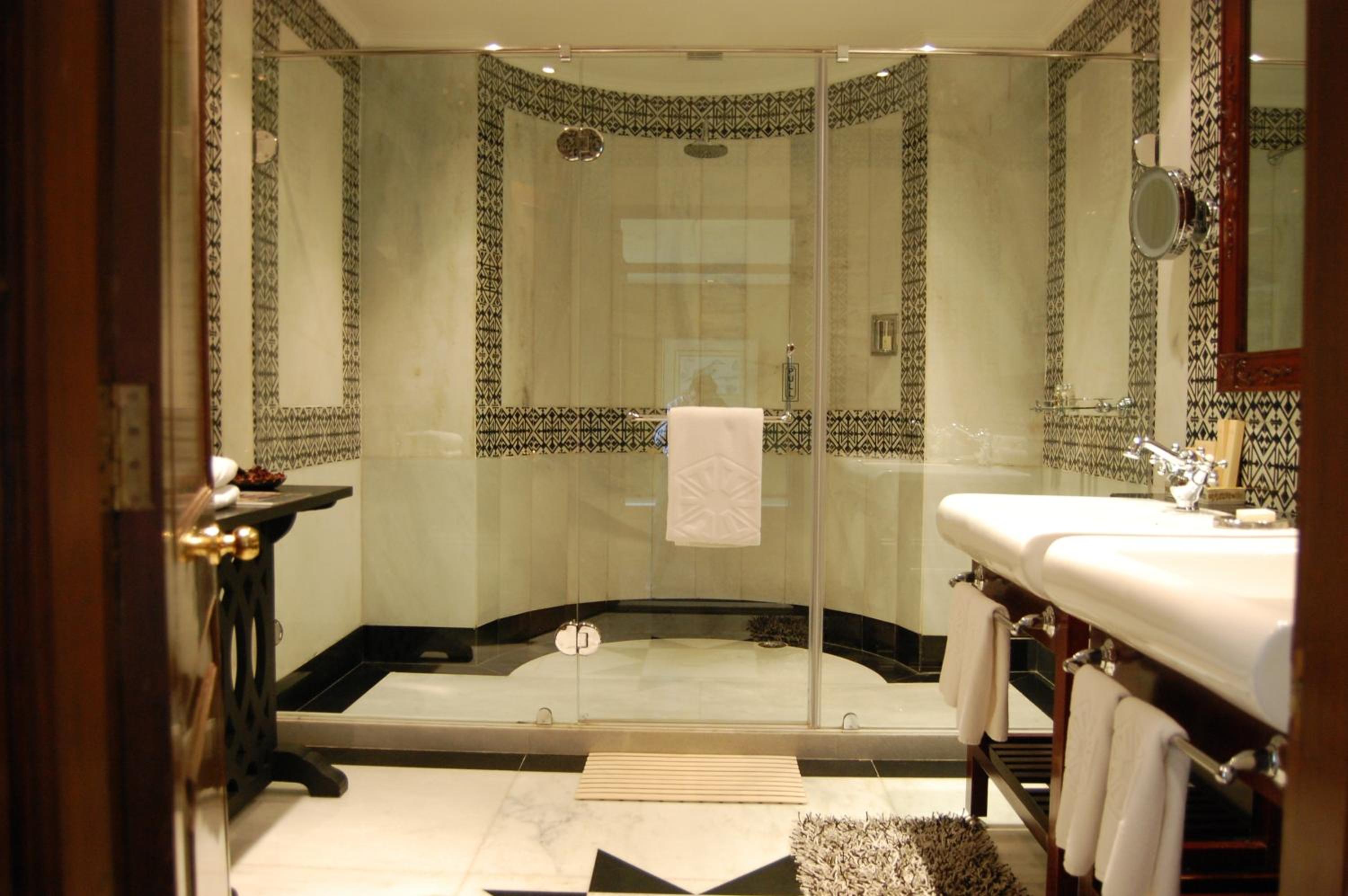 Deluxe Premium Suite - Photo 3