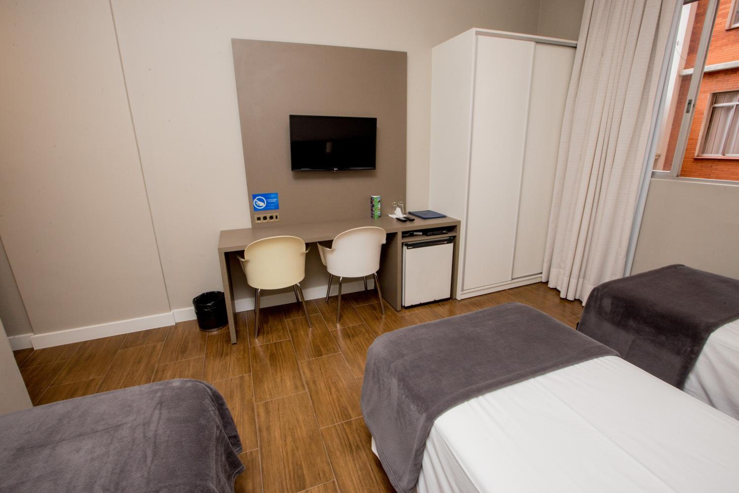  Deluxe Triple Room with 3 Single Beds photo 3
