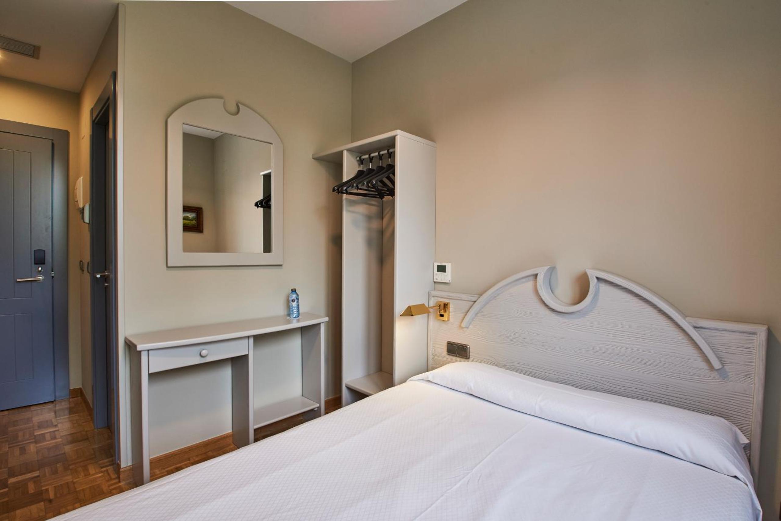 Single Room photo 3