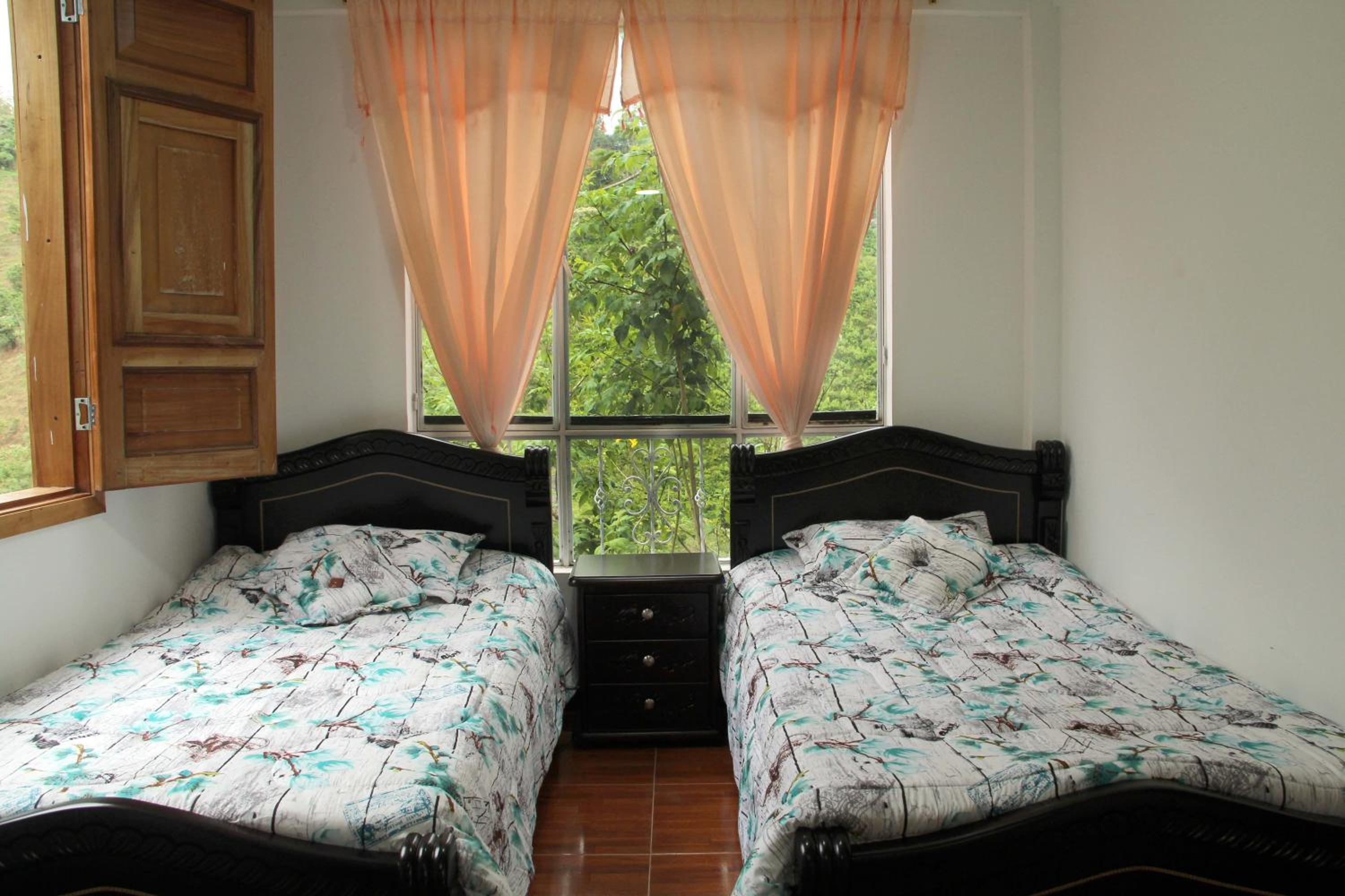 Quadruple Room with Private Bathroom photo 1