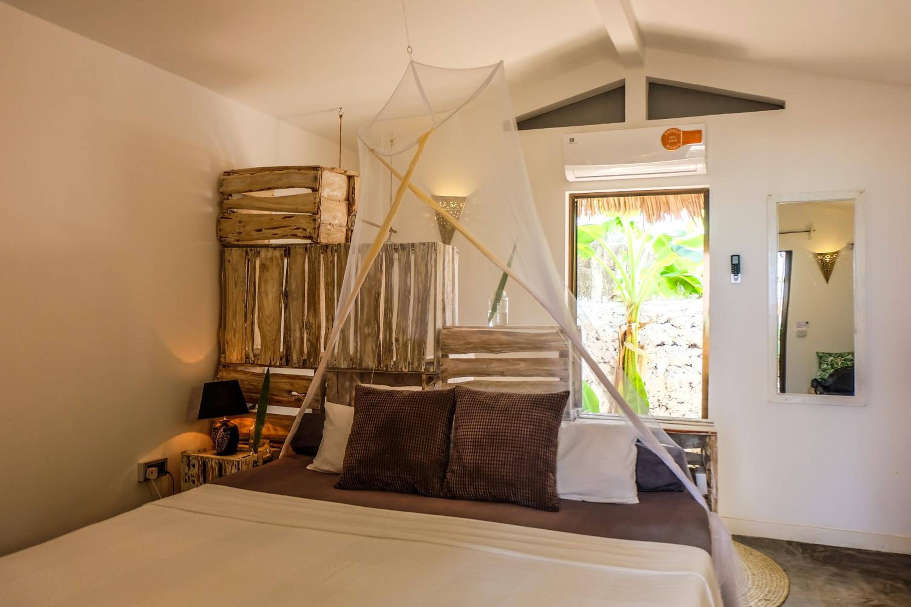 Bungalow with Ocean View - Photo 18