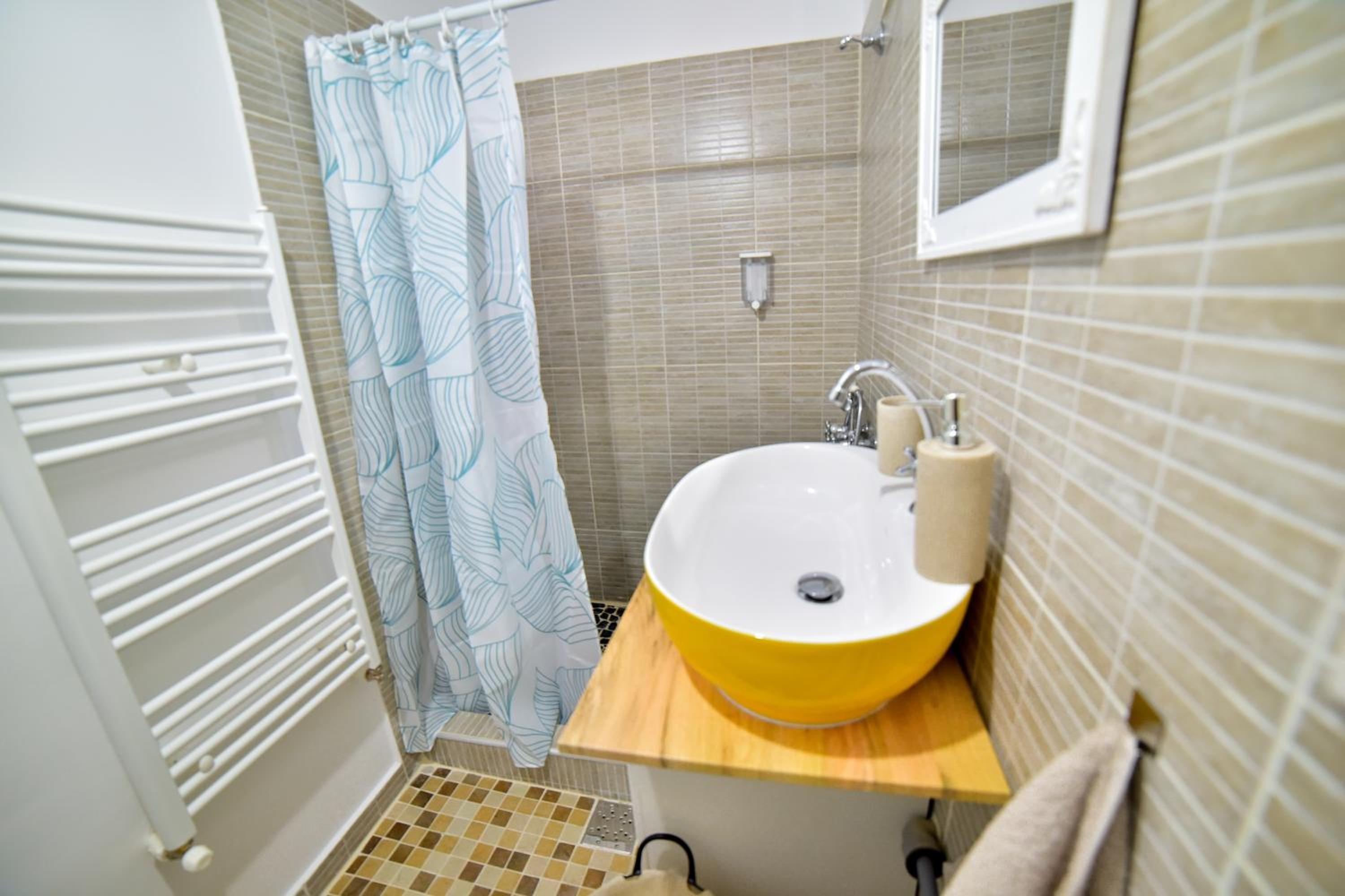 Studio Apartment - Photo 10