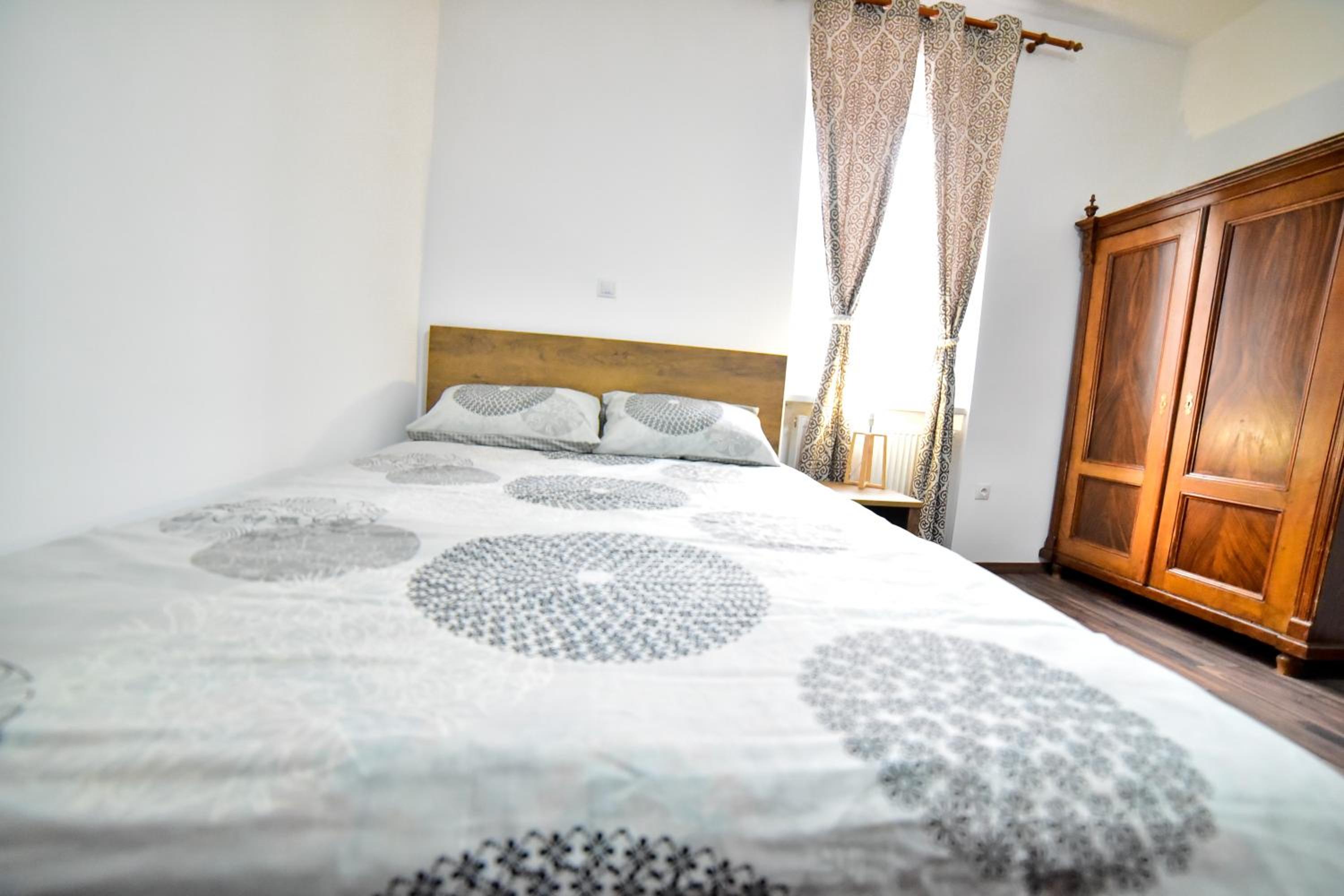 One-Bedroom Apartment - Photo 25