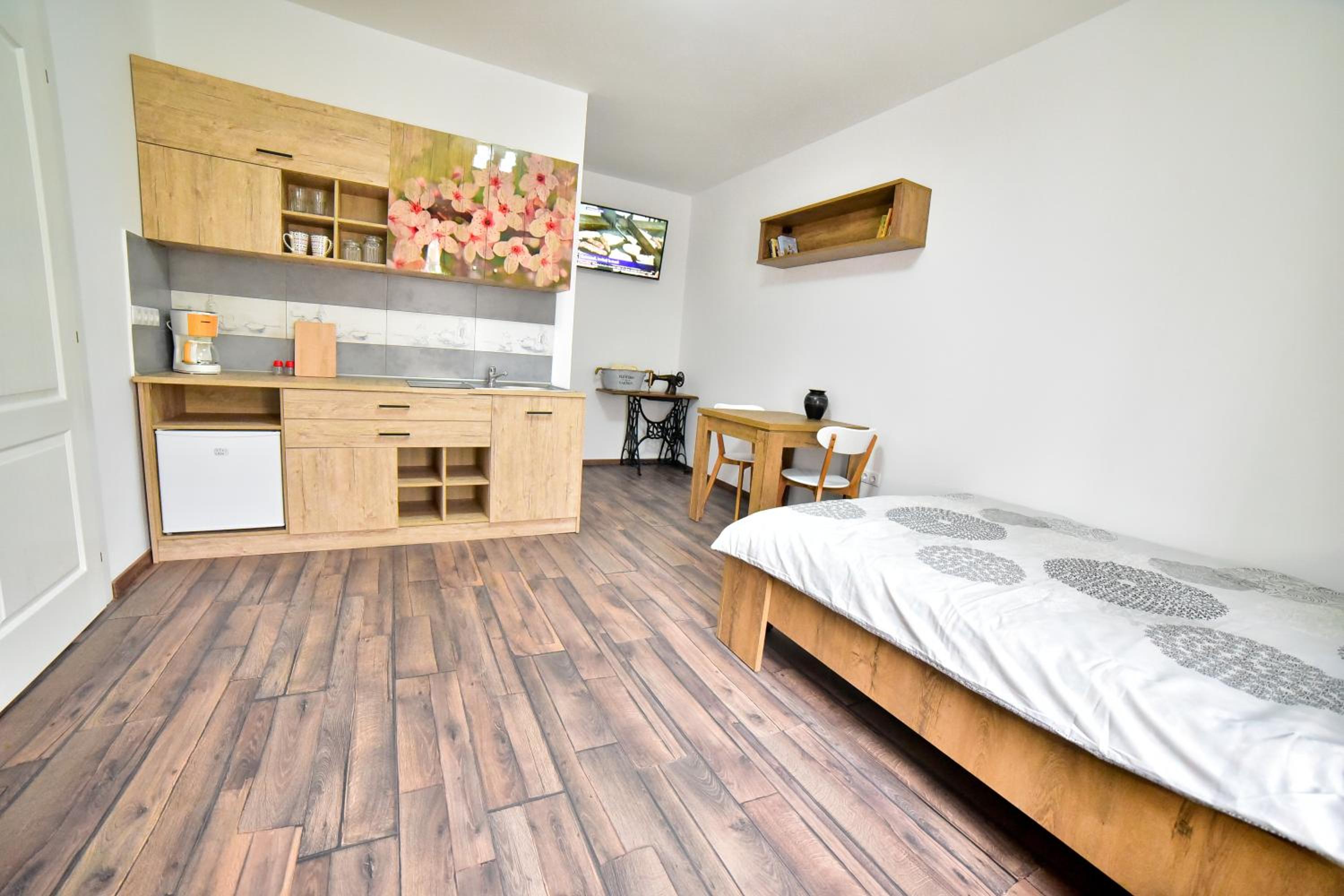 One-Bedroom Apartment - Photo 26