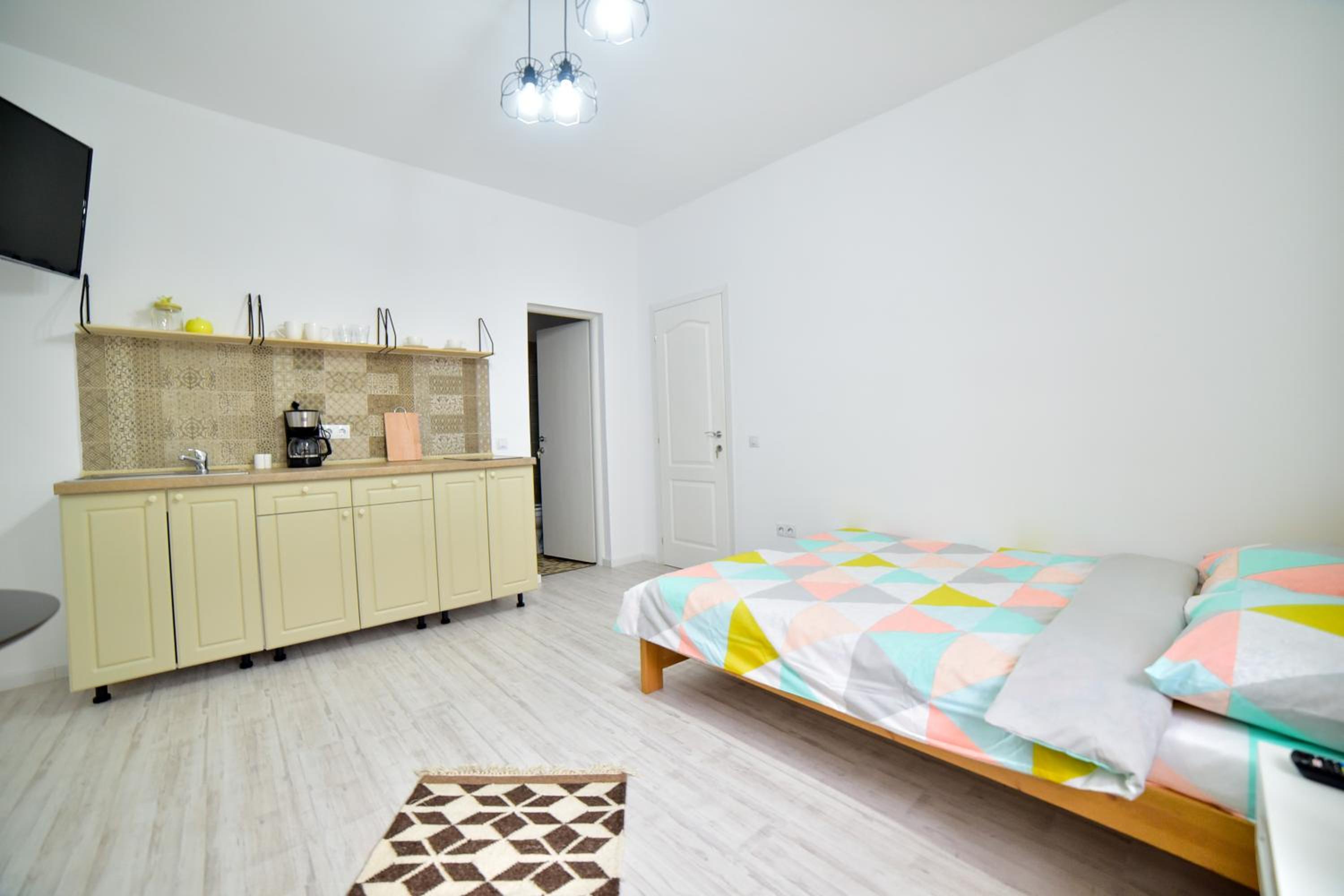Studio Apartment - Photo 13