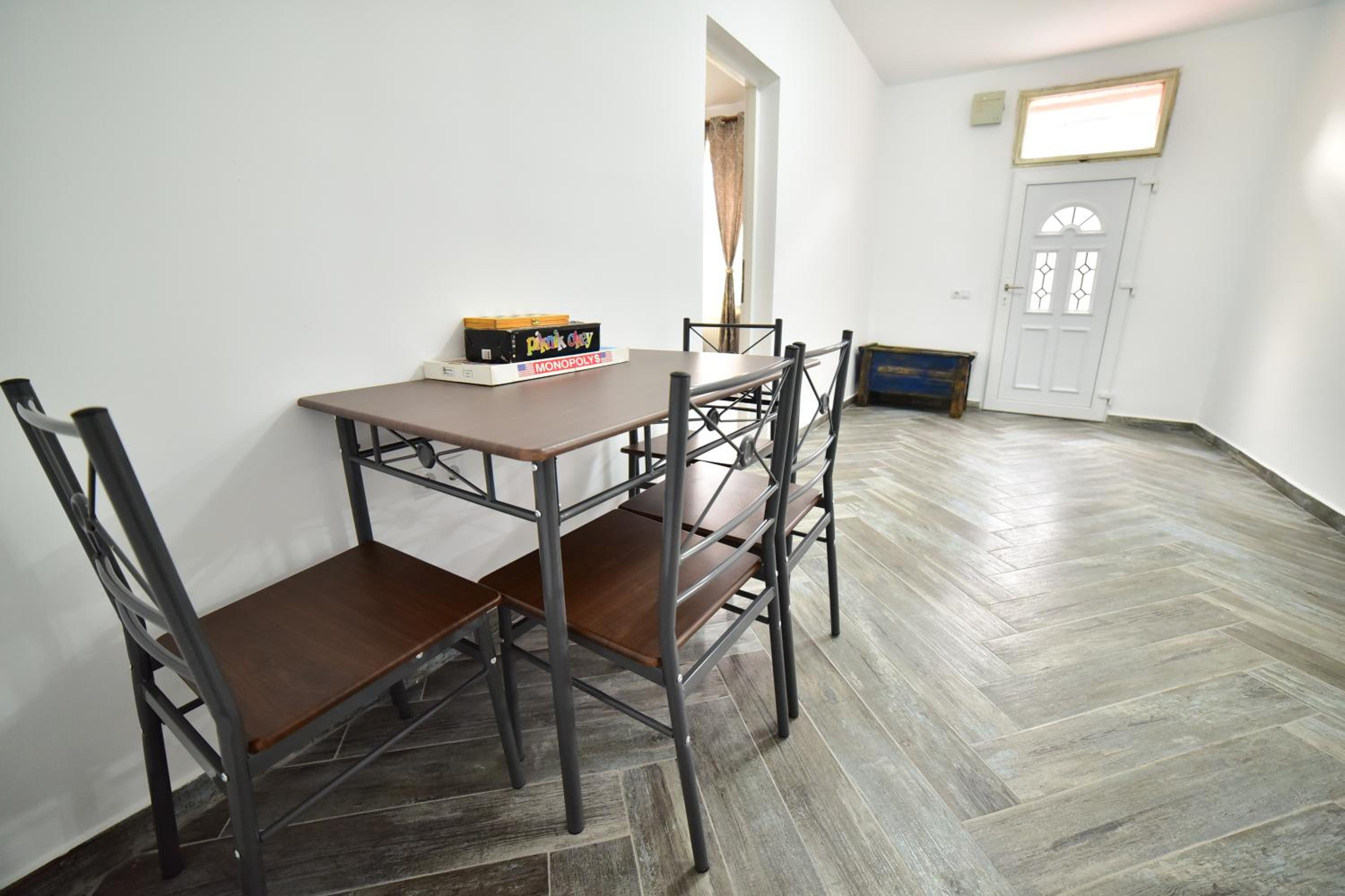 Studio Apartment - Photo 15