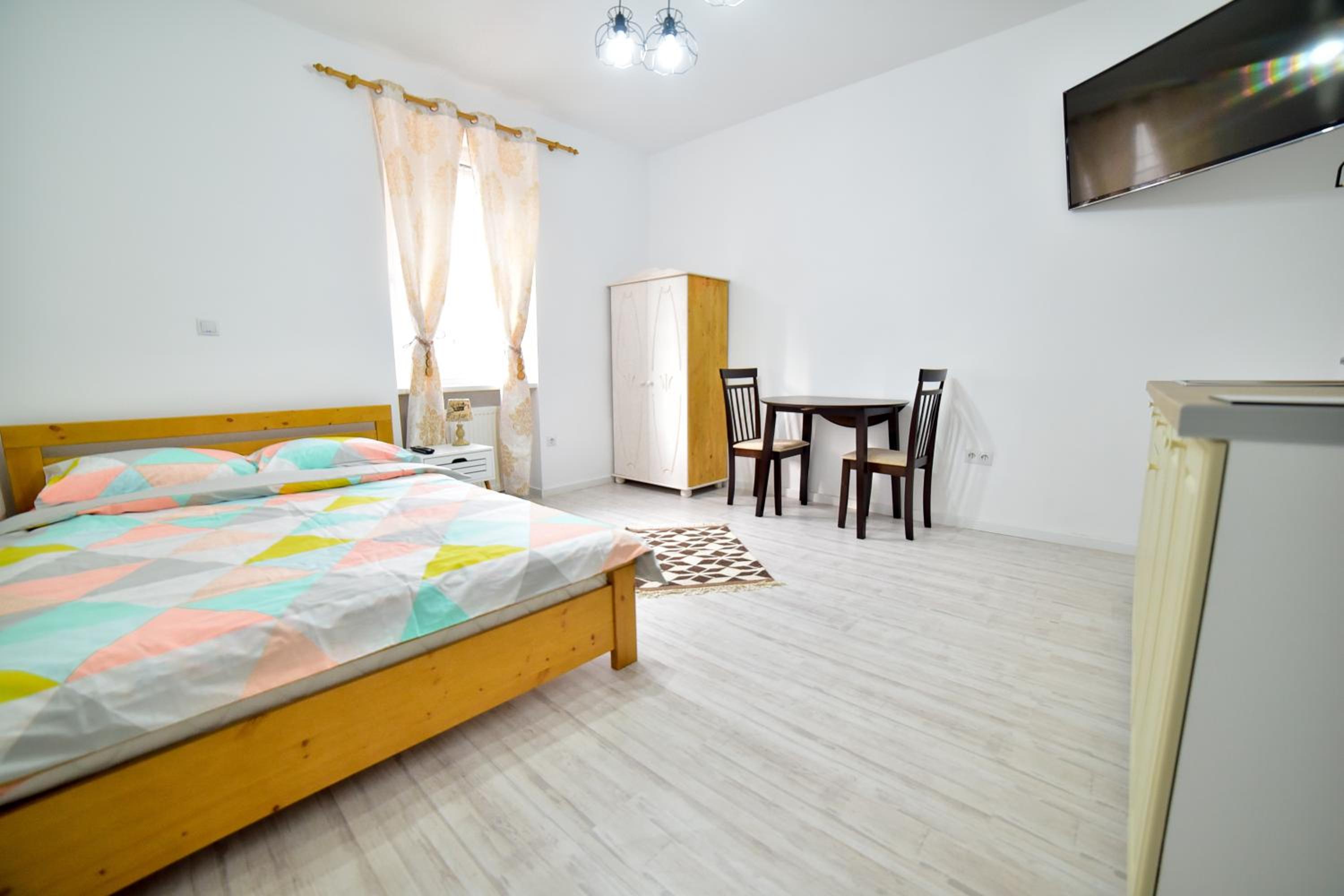 Studio Apartment - Photo 19