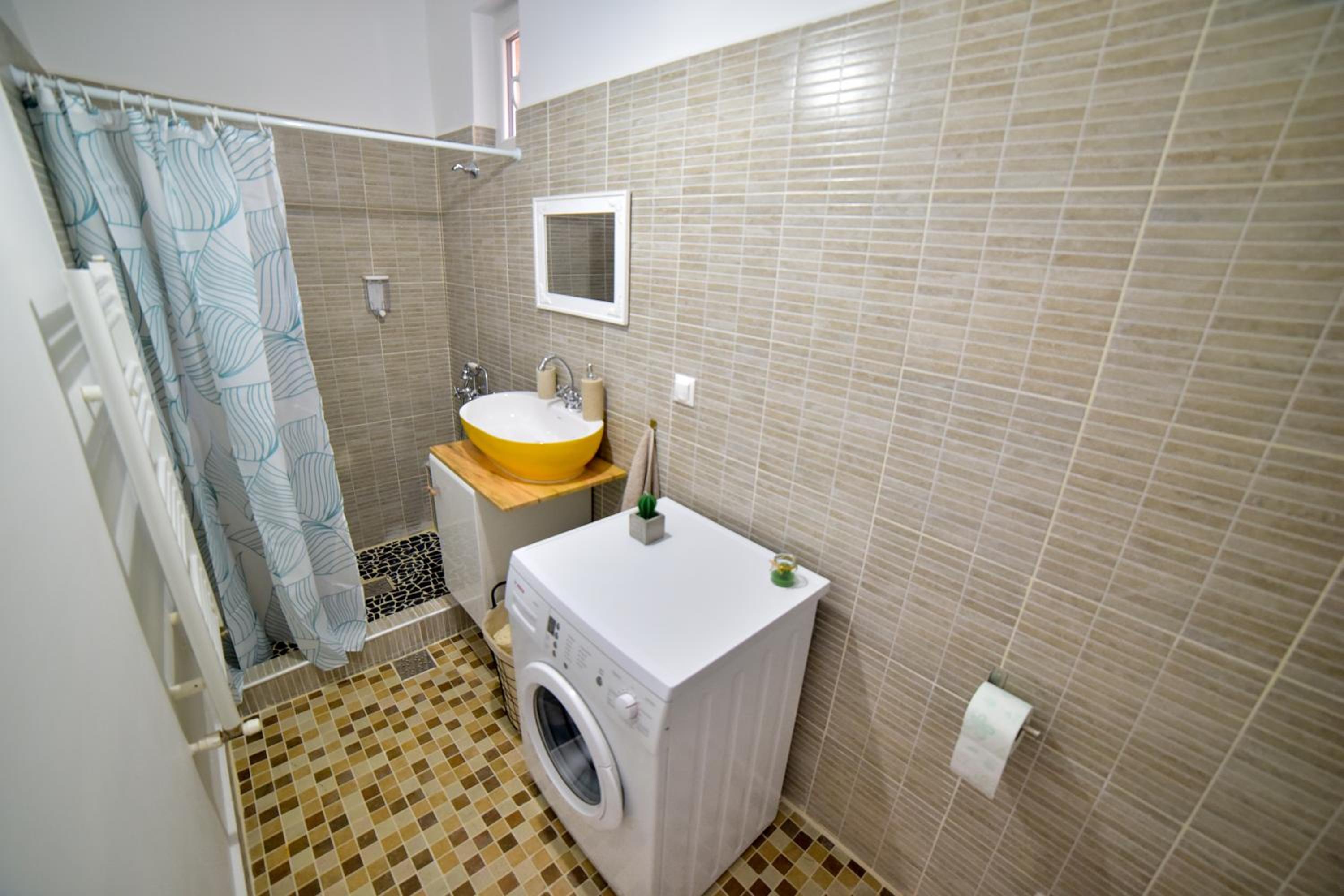 Studio Apartment - Photo 21