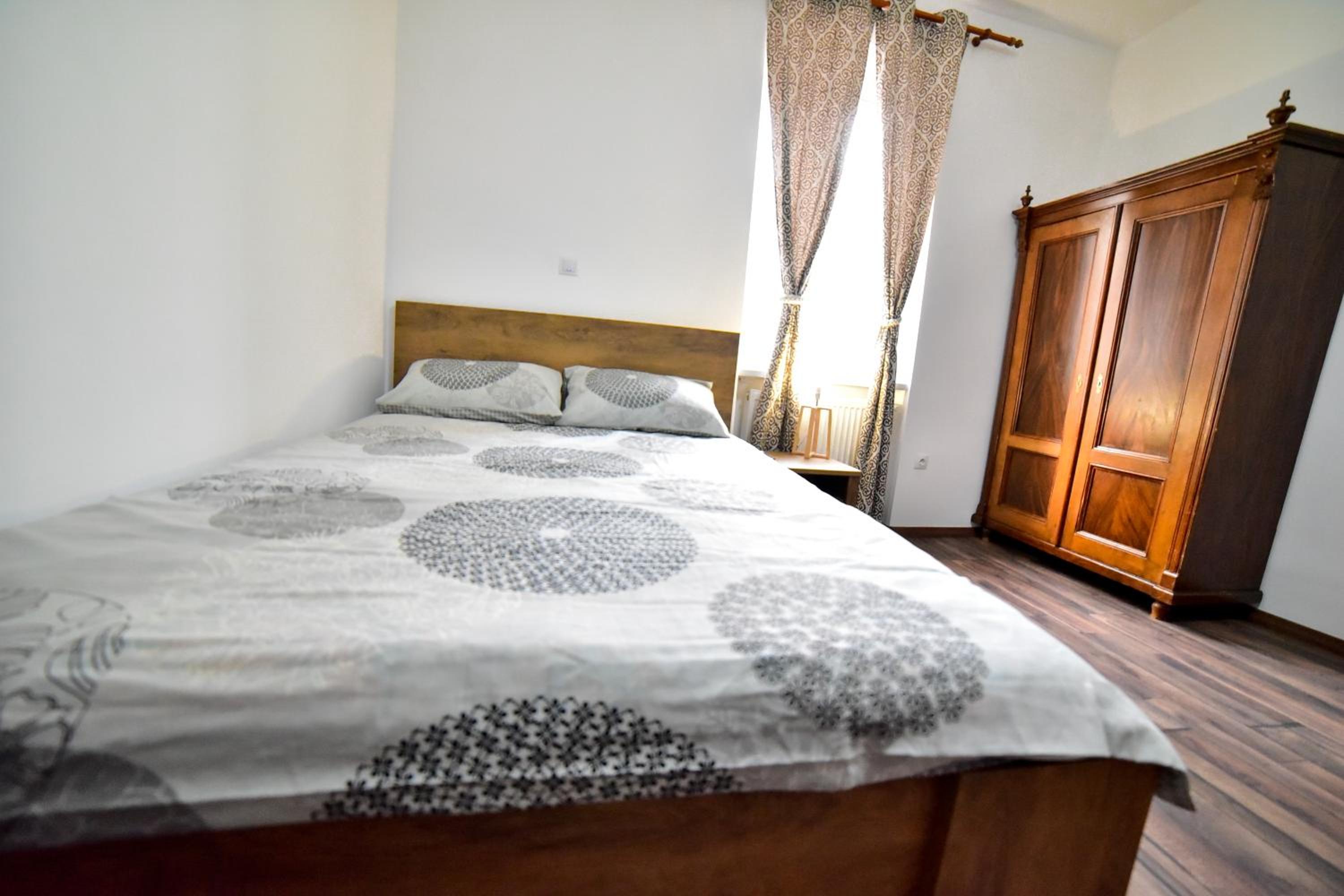 One-Bedroom Apartment - Photo 14