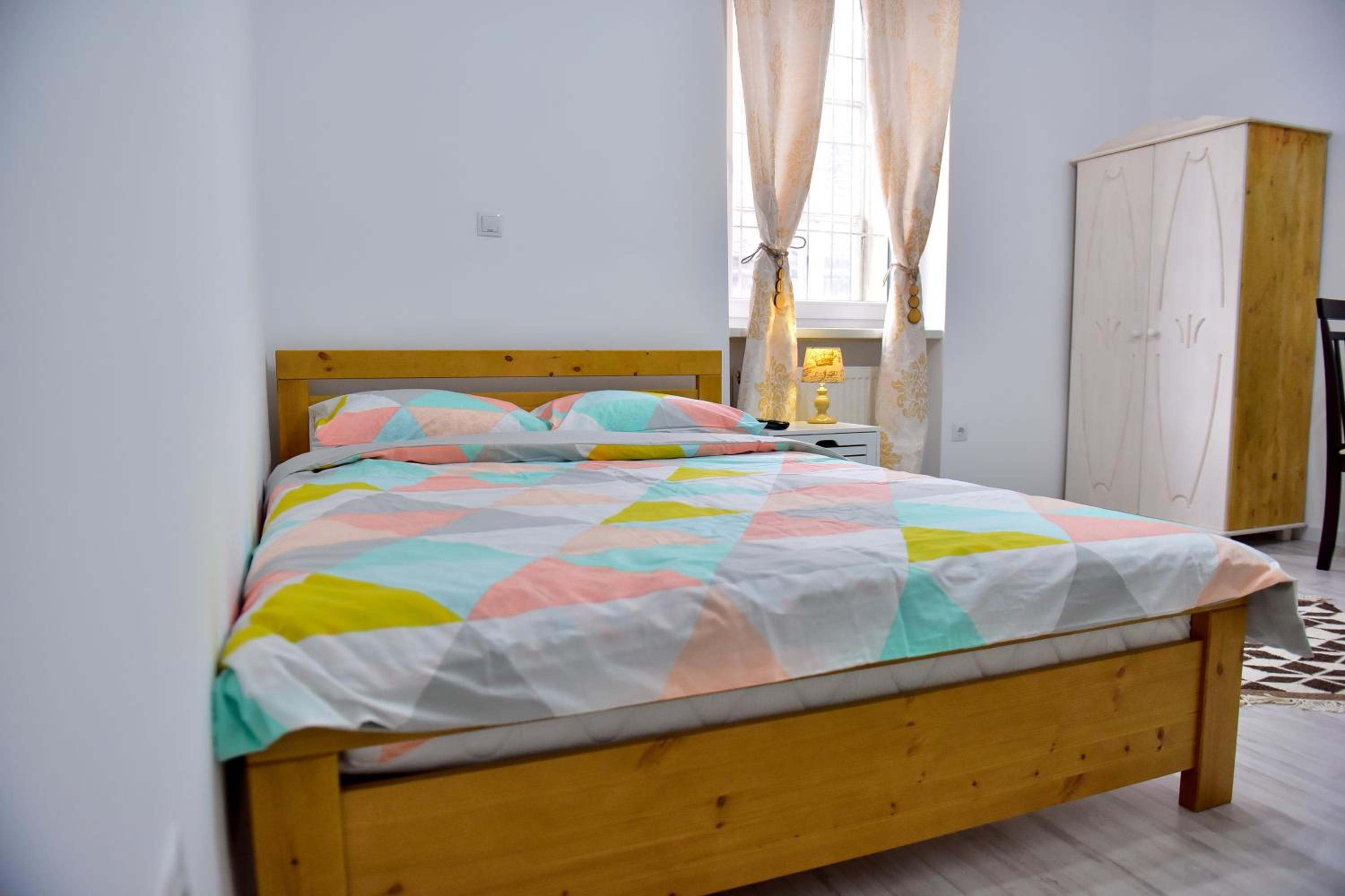 Studio Apartment - Photo 25