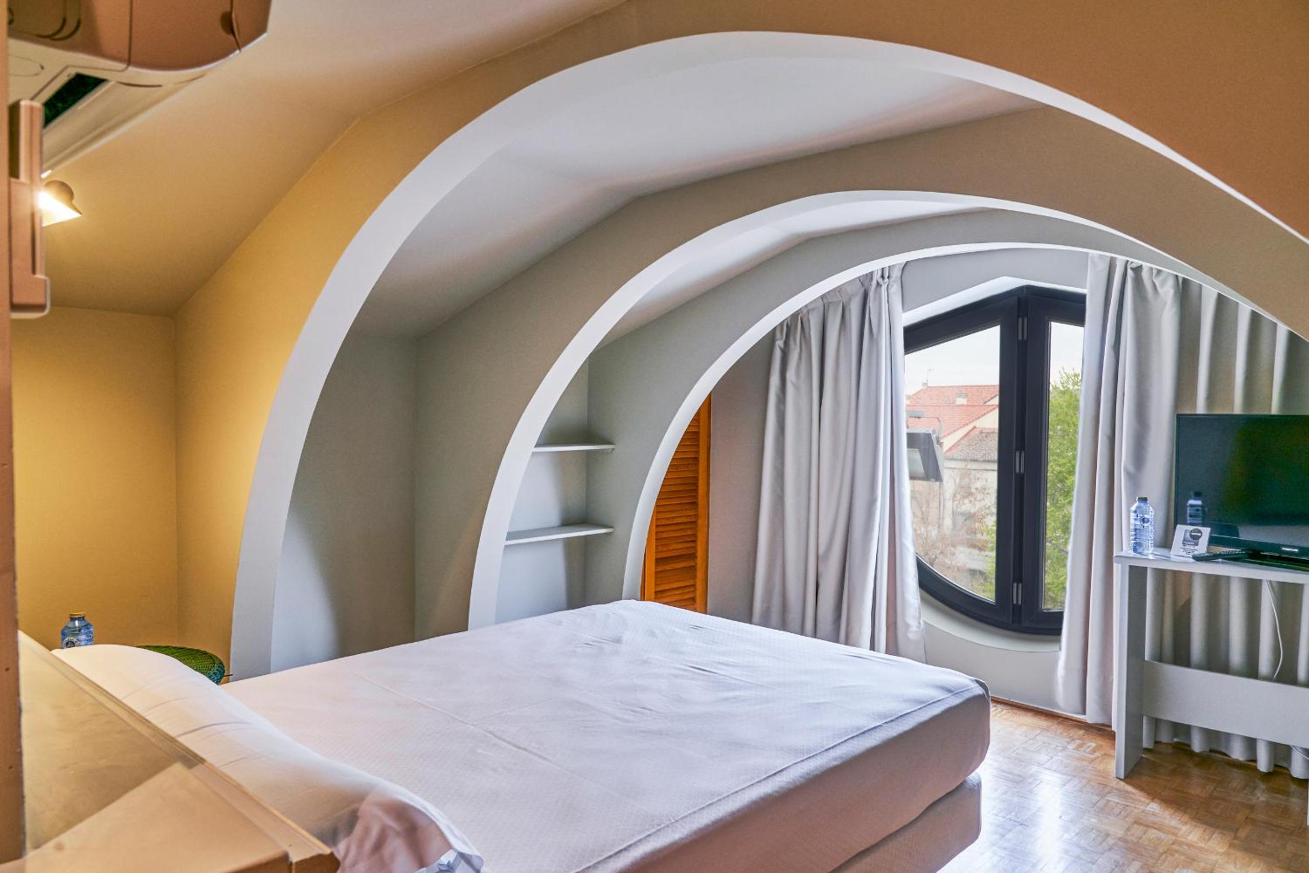 Double or Twin Room - Attic photo 3