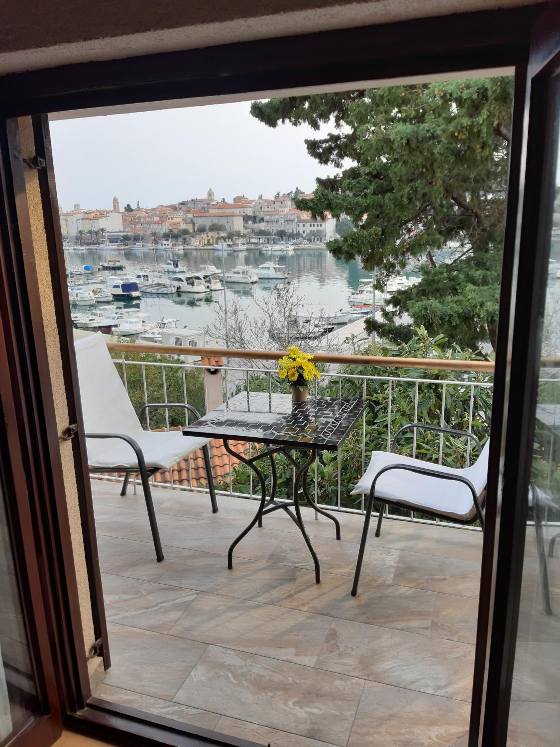 Apartment with Sea View photo 2