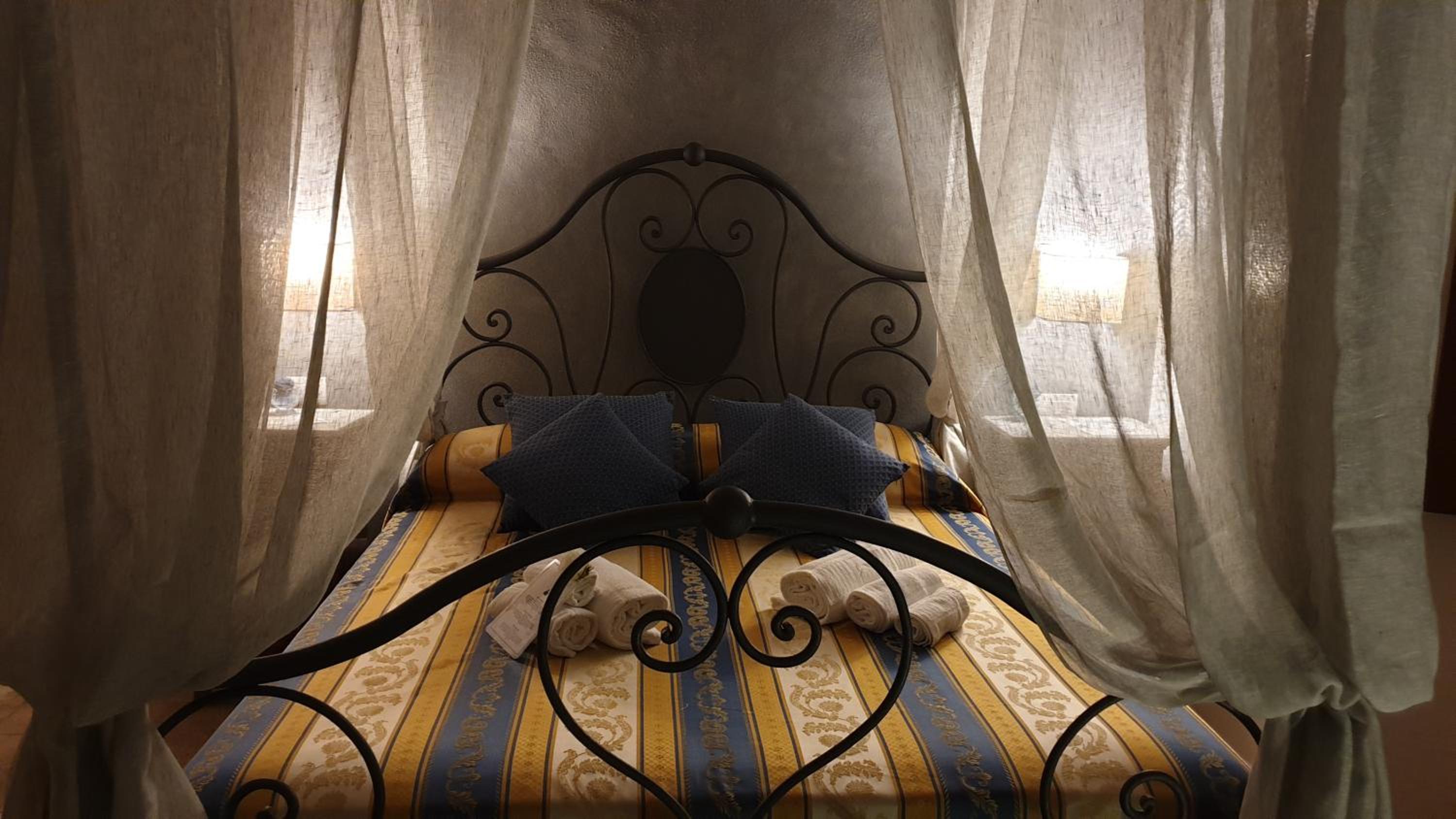 Deluxe Double Room with Lake View